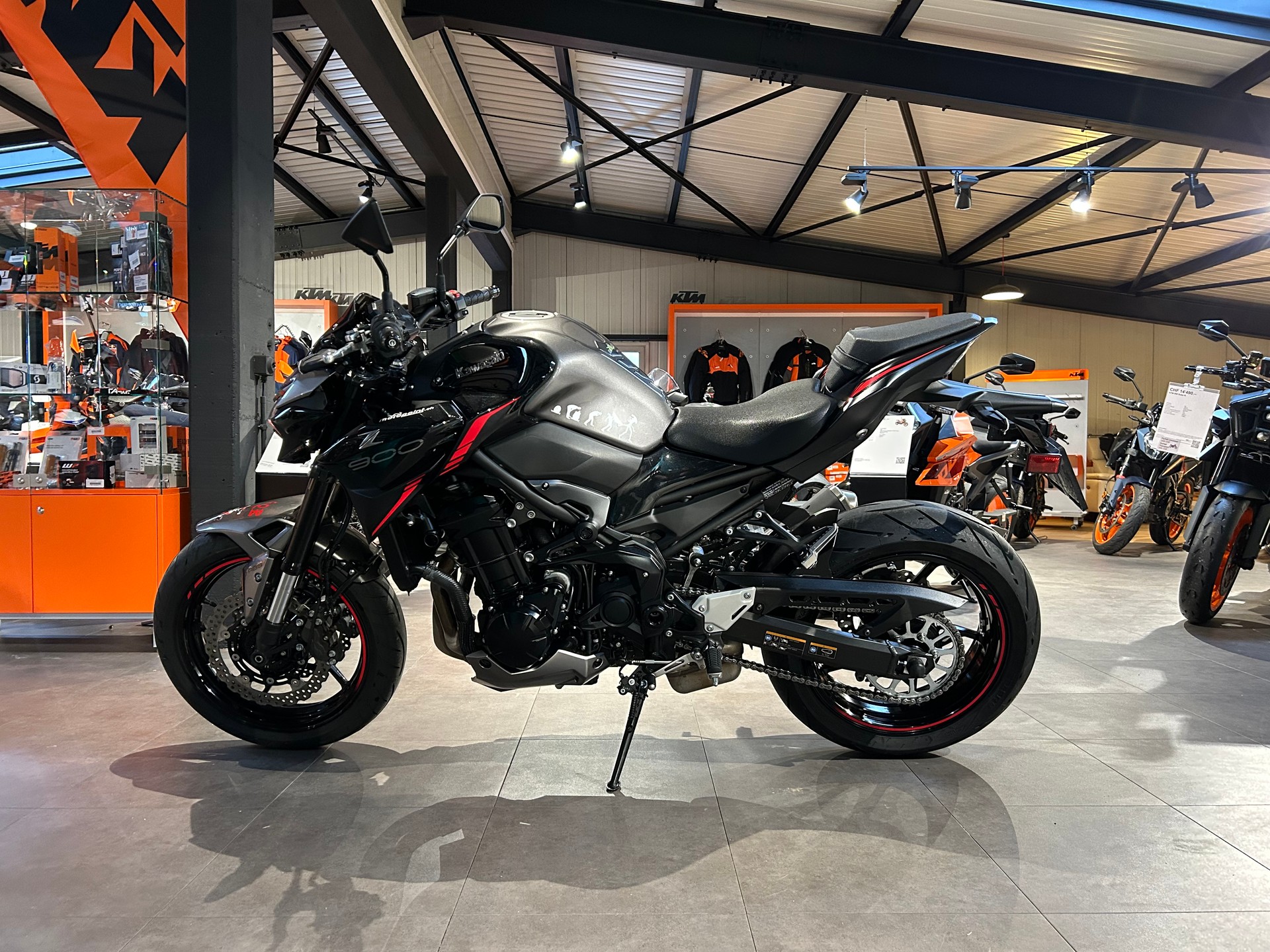 KAWASAKI Z 900-image-1