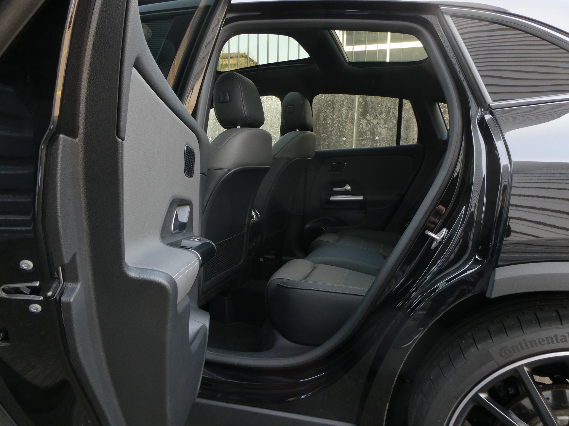 MERCEDES-BENZ GLA 35 AMG 4Matic 8G-Speedshift DCT-image-11