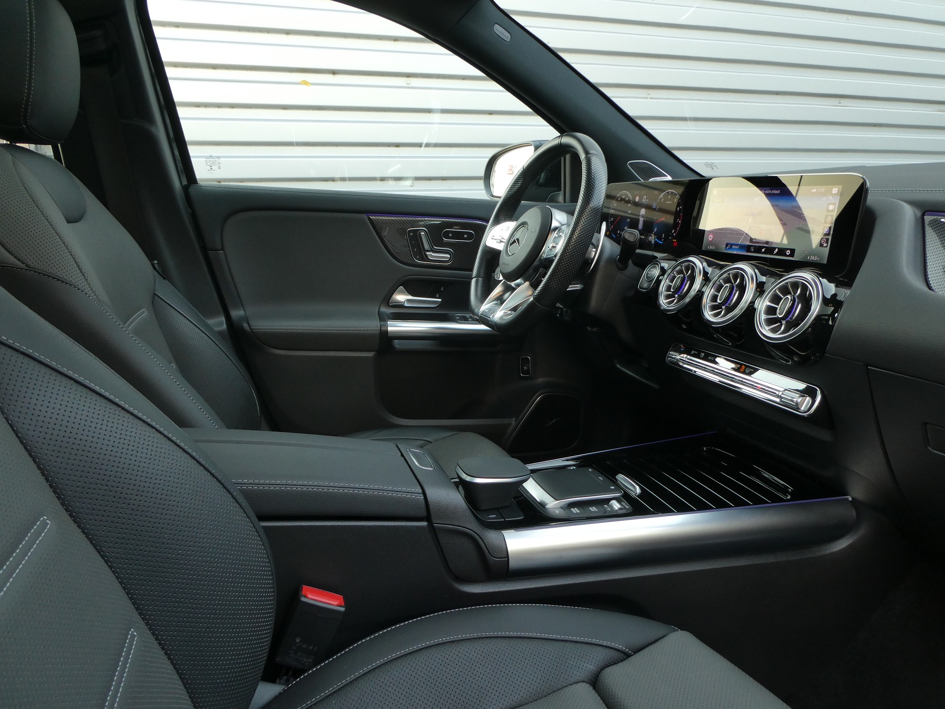 MERCEDES-BENZ GLA 35 AMG 4Matic 8G-Speedshift DCT-image-10