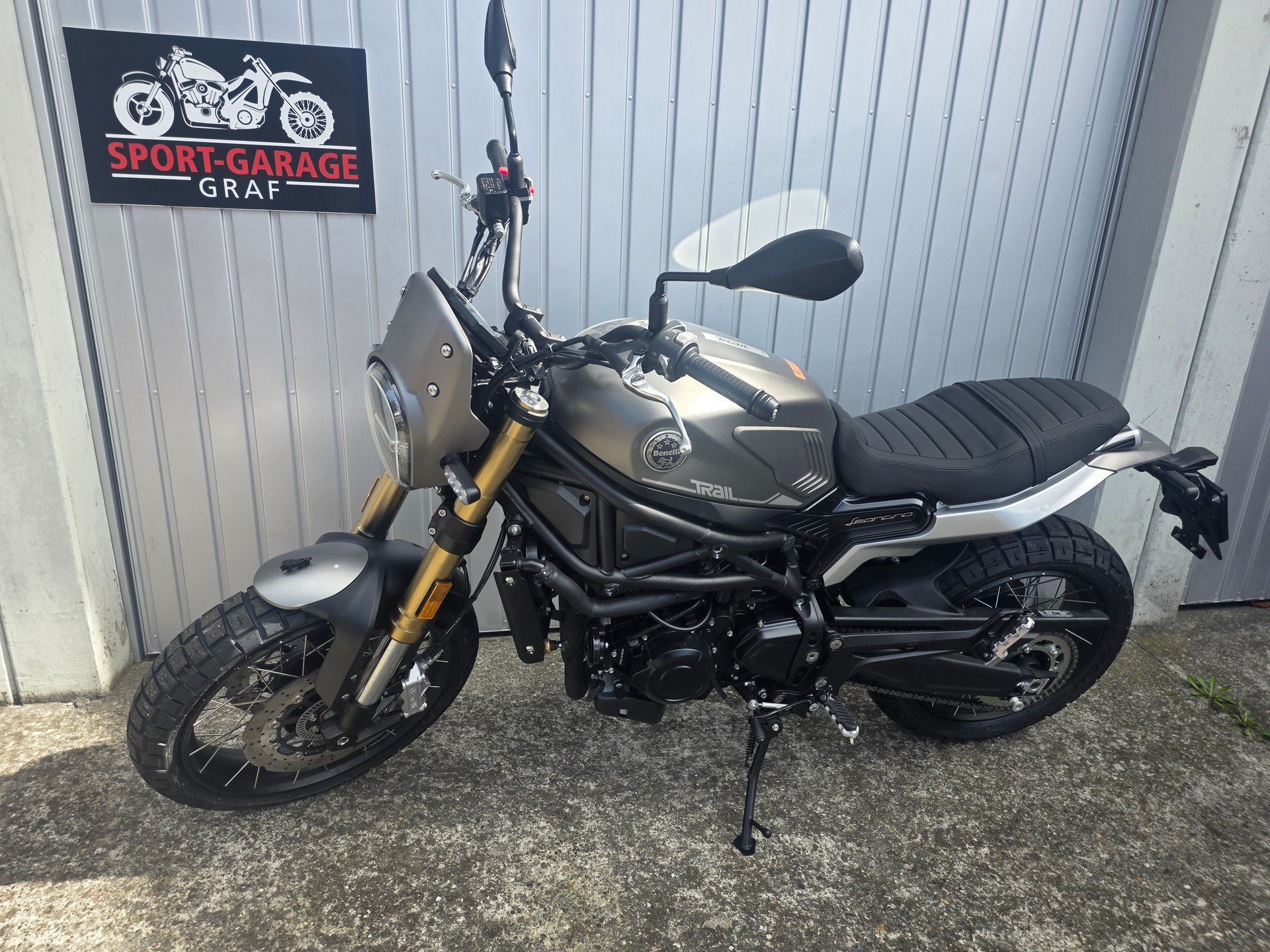 BENELLI Leoncino 800-showroom-element-2