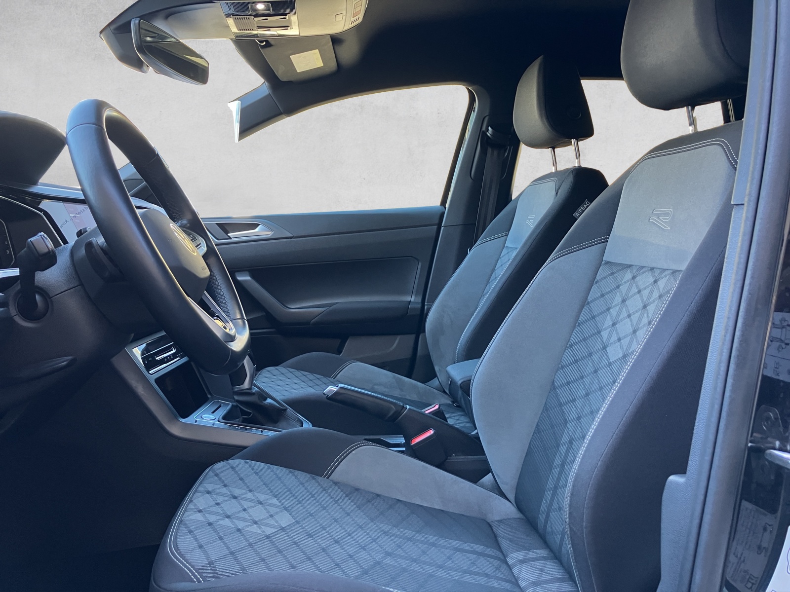 VW Taigo 1.5 TSI R-Line DSG-image-6