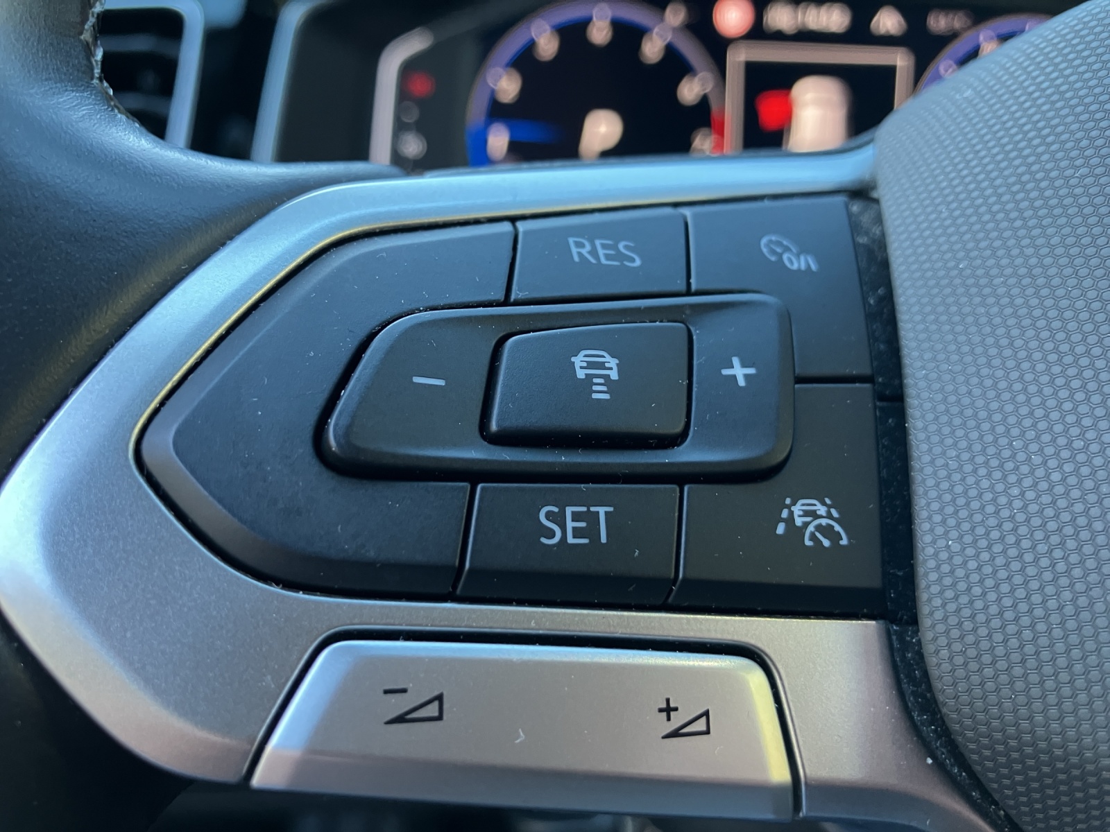 VW Taigo 1.5 TSI R-Line DSG-image-11