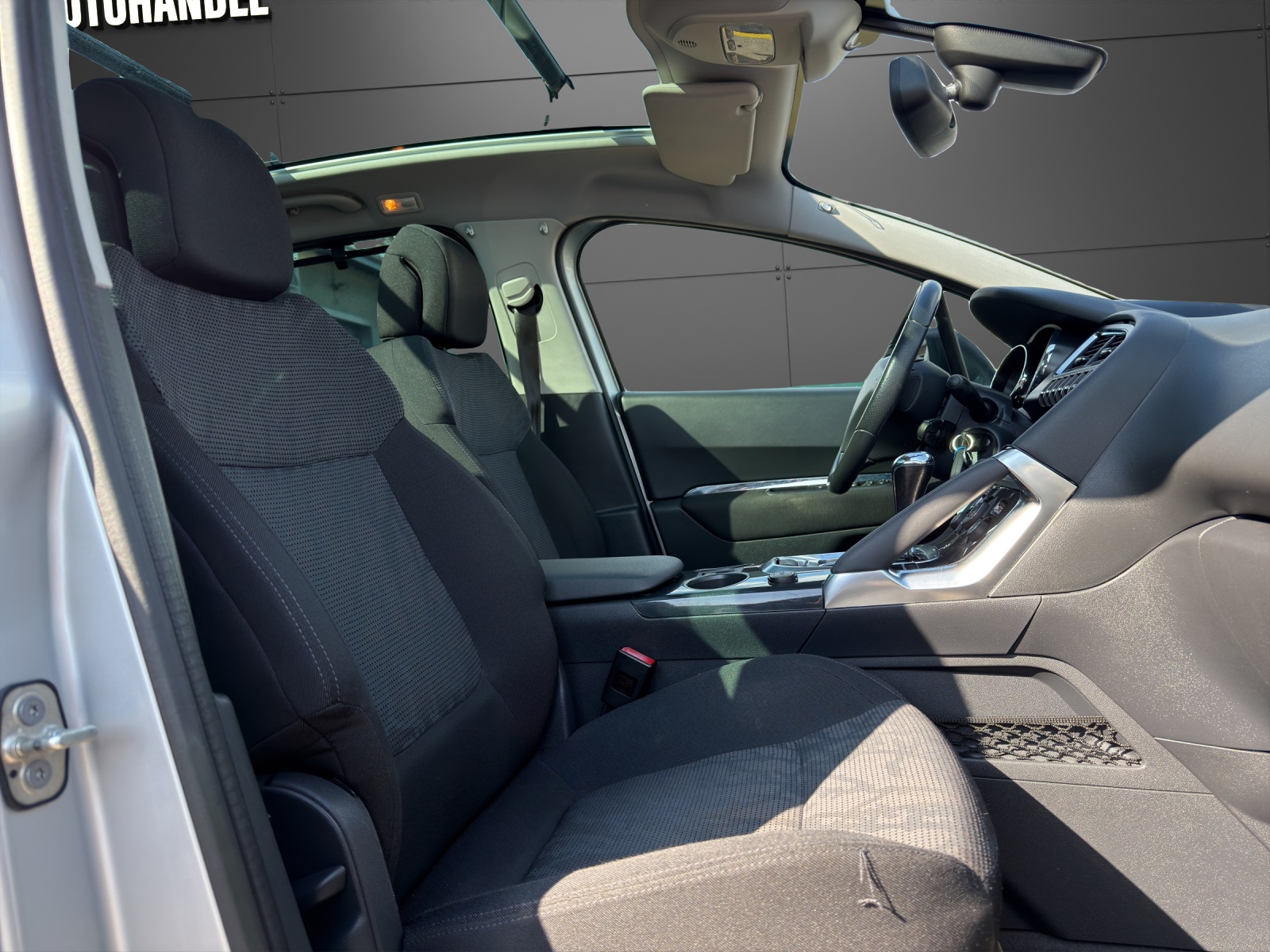 PEUGEOT 3008 2.0 HDI Sport Pack Tiptronic-image-7