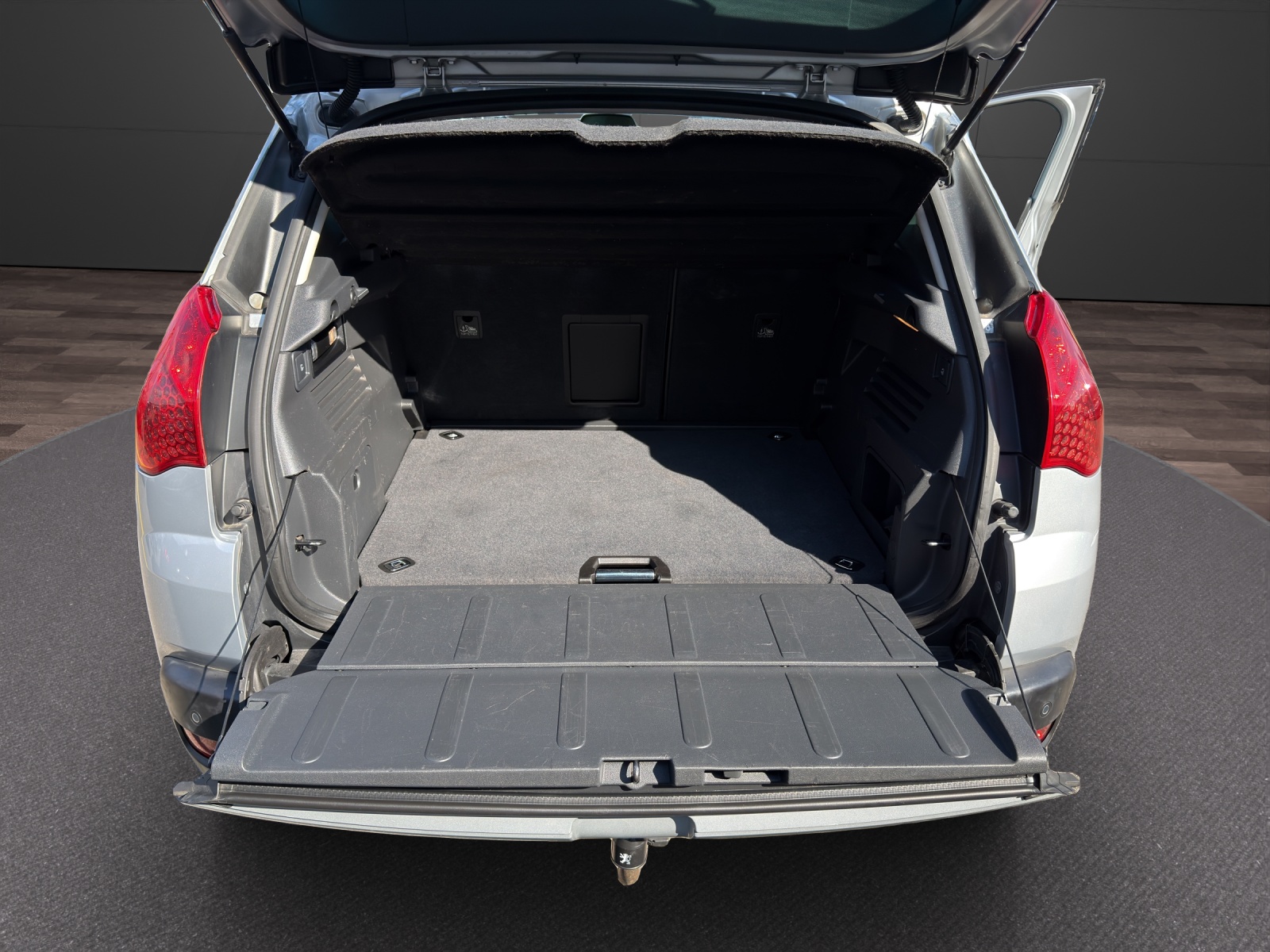 PEUGEOT 3008 2.0 HDI Sport Pack Tiptronic-image-5