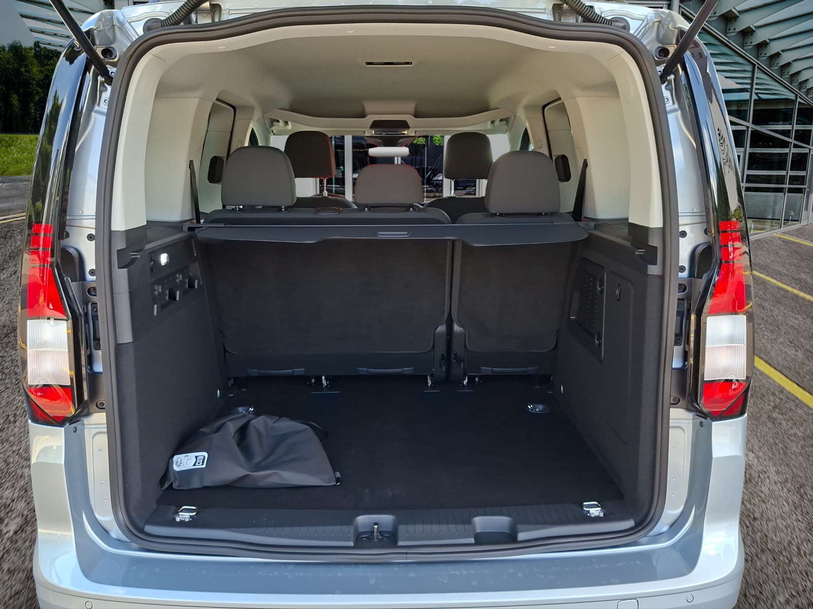 VW Caddy 1.5 TSI Plug in Hybrid Liberty DSG-image-21