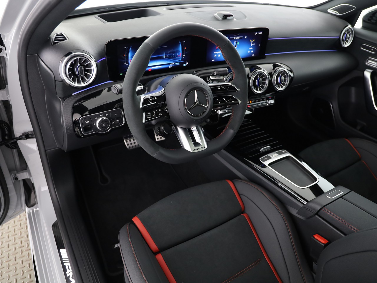 MERCEDES-BENZ A AMG 35 4Matic 8G-DCT-image-7