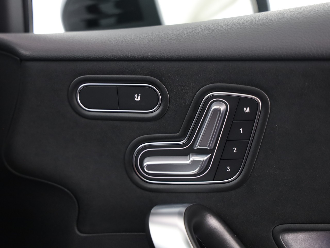 MERCEDES-BENZ A AMG 35 4Matic 8G-DCT-image-16