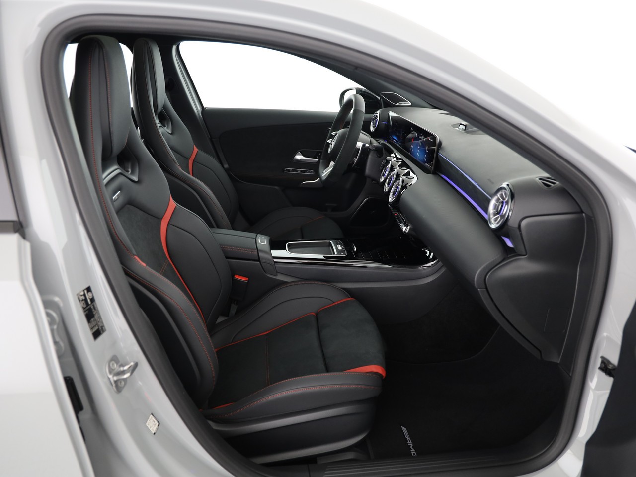 MERCEDES-BENZ A AMG 35 4Matic 8G-DCT-image-9