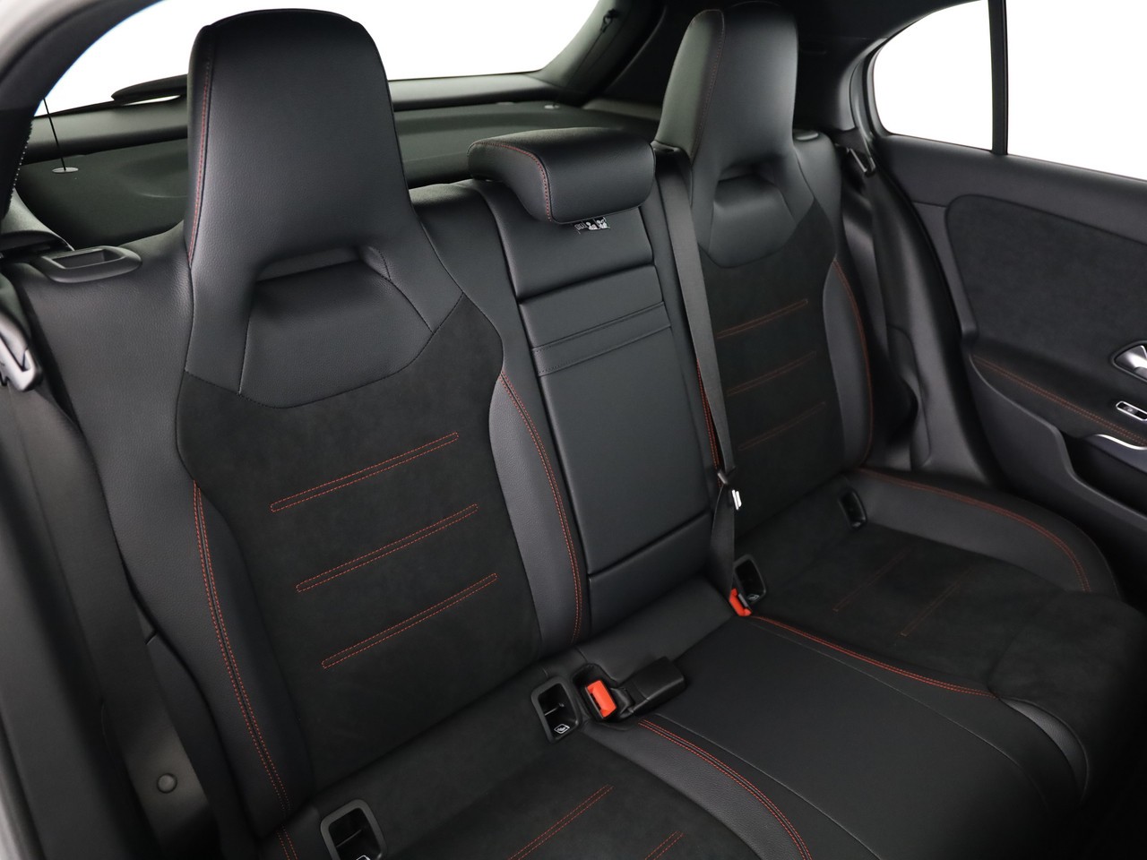MERCEDES-BENZ A AMG 35 4Matic 8G-DCT-image-11