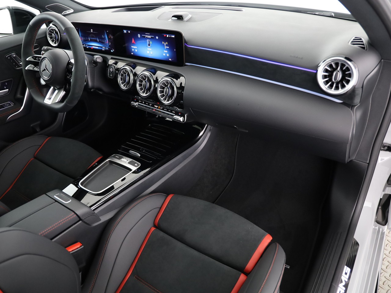 MERCEDES-BENZ A AMG 35 4Matic 8G-DCT-image-8
