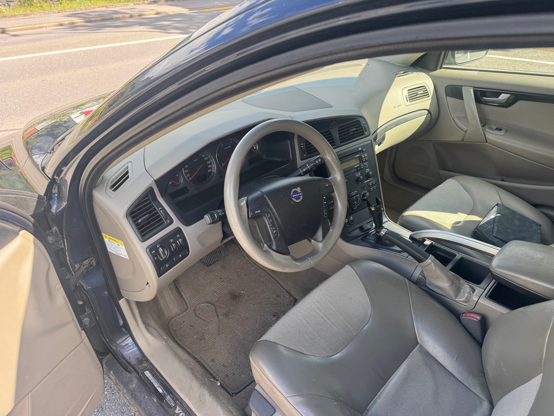 VOLVO XC70 D5 AWD Geartronic-image-7