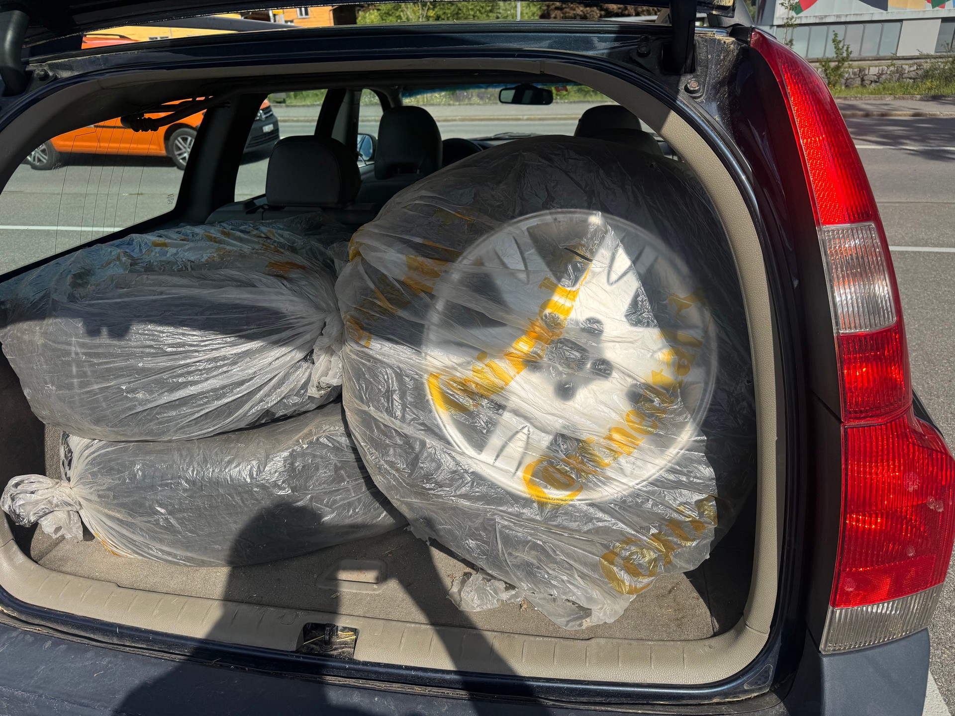 VOLVO XC70 D5 AWD Geartronic-image-6