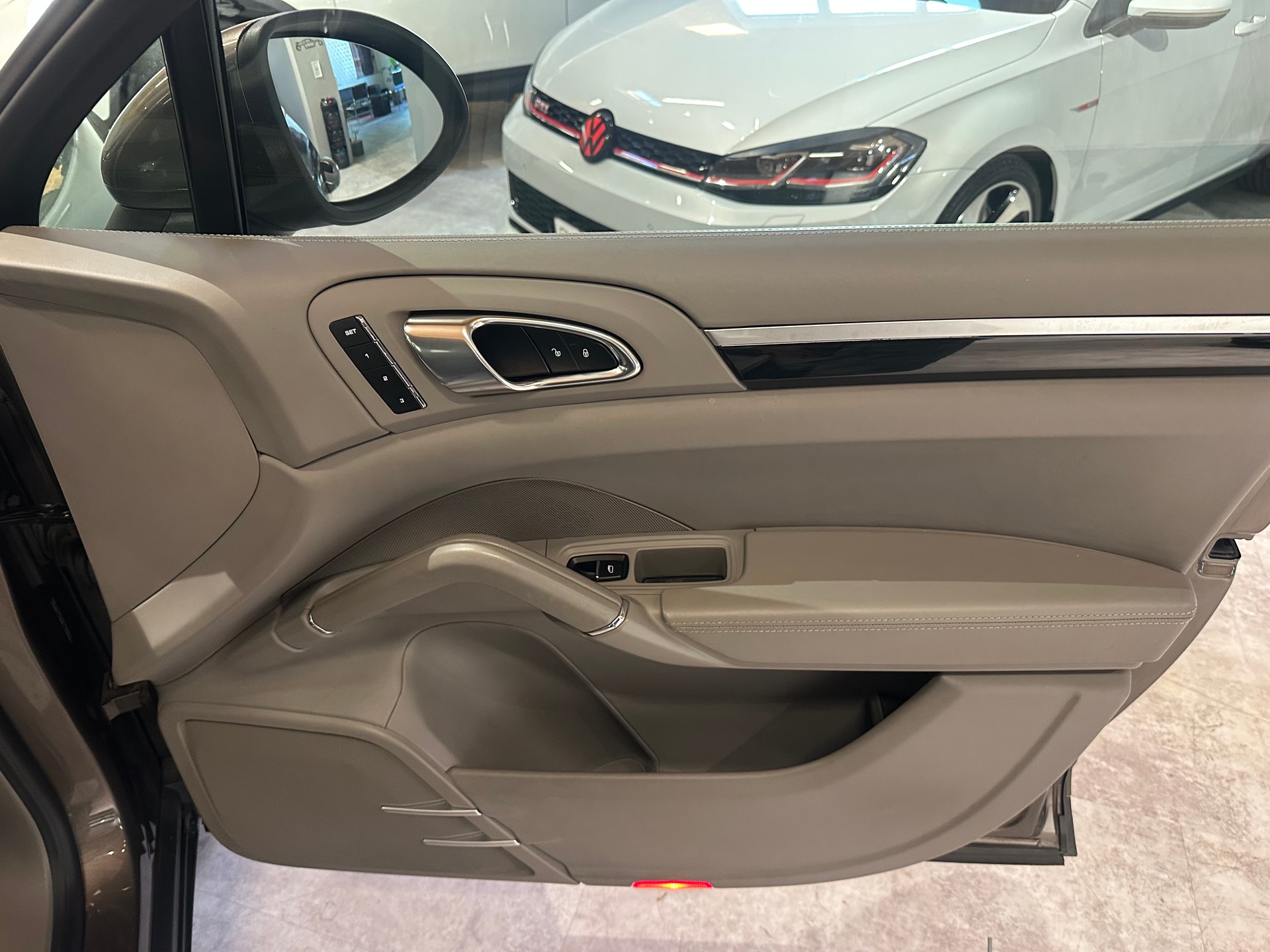 PORSCHE Cayenne S Diesel/1.. Hand/Porsche Approved Garantie/Lückenlos Porsche servicegepflegt//El. AHK 3500 kg!-image-17