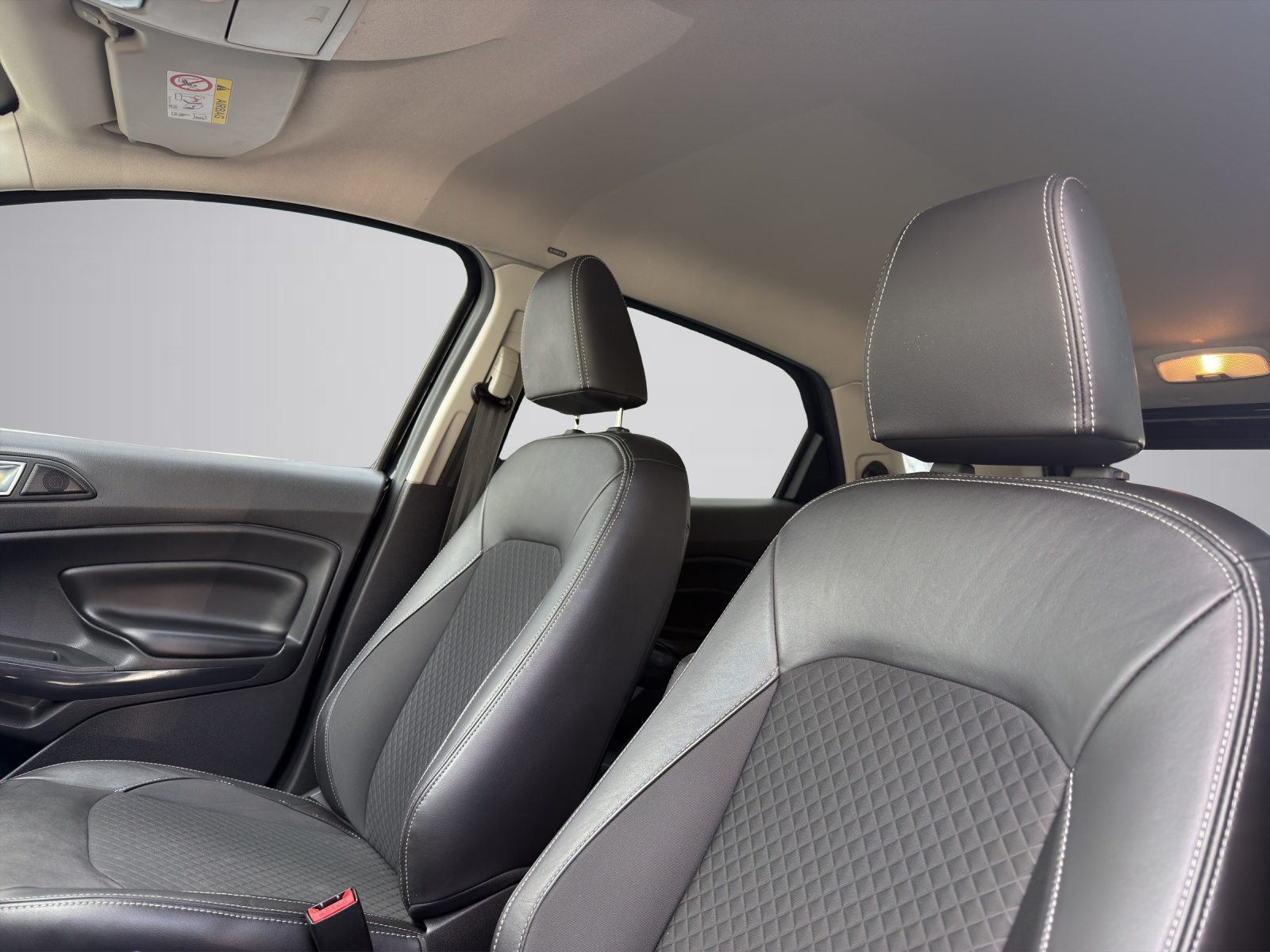 FORD EcoSport 1.0 EcoB 140 Titanium-image-9