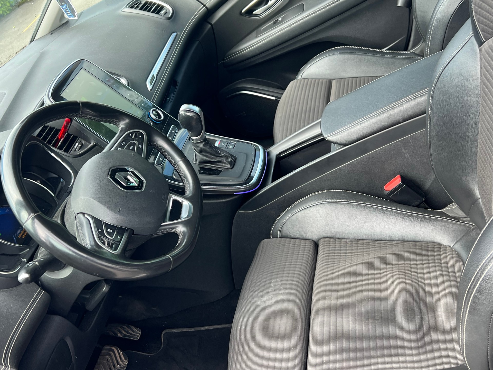 RENAULT Scénic 1.6 dCi Bose EDC-image-5