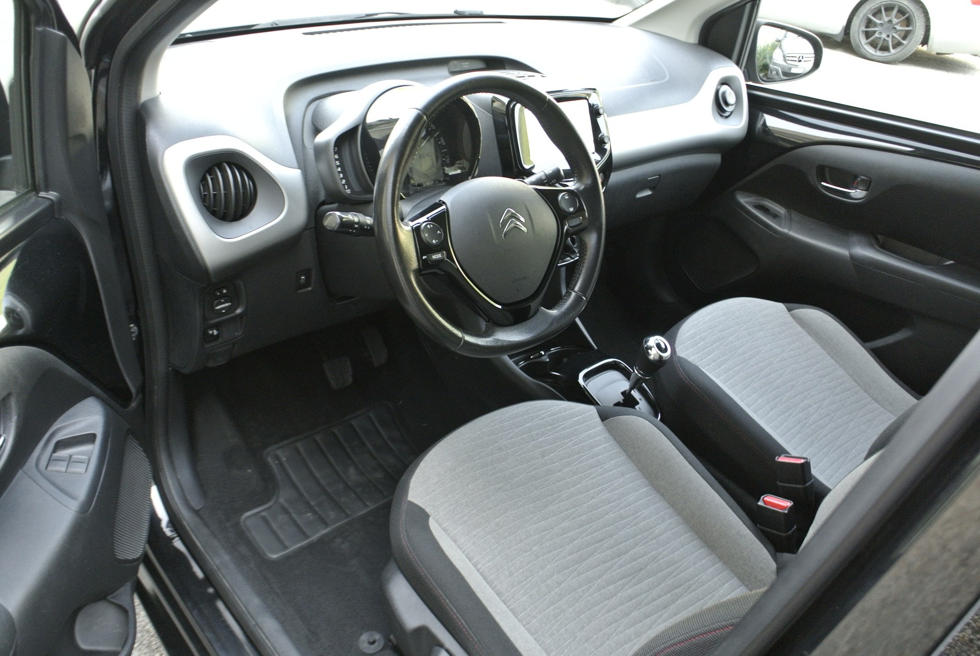 CITROEN C1 1.0 VTi ETG5 Shine-image-11