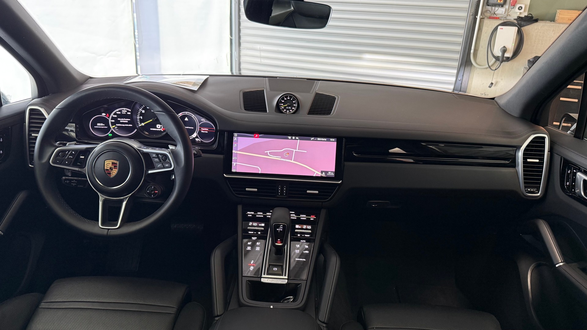 PORSCHE Cayenne 3.0 V6 E-Hybrid-image-25