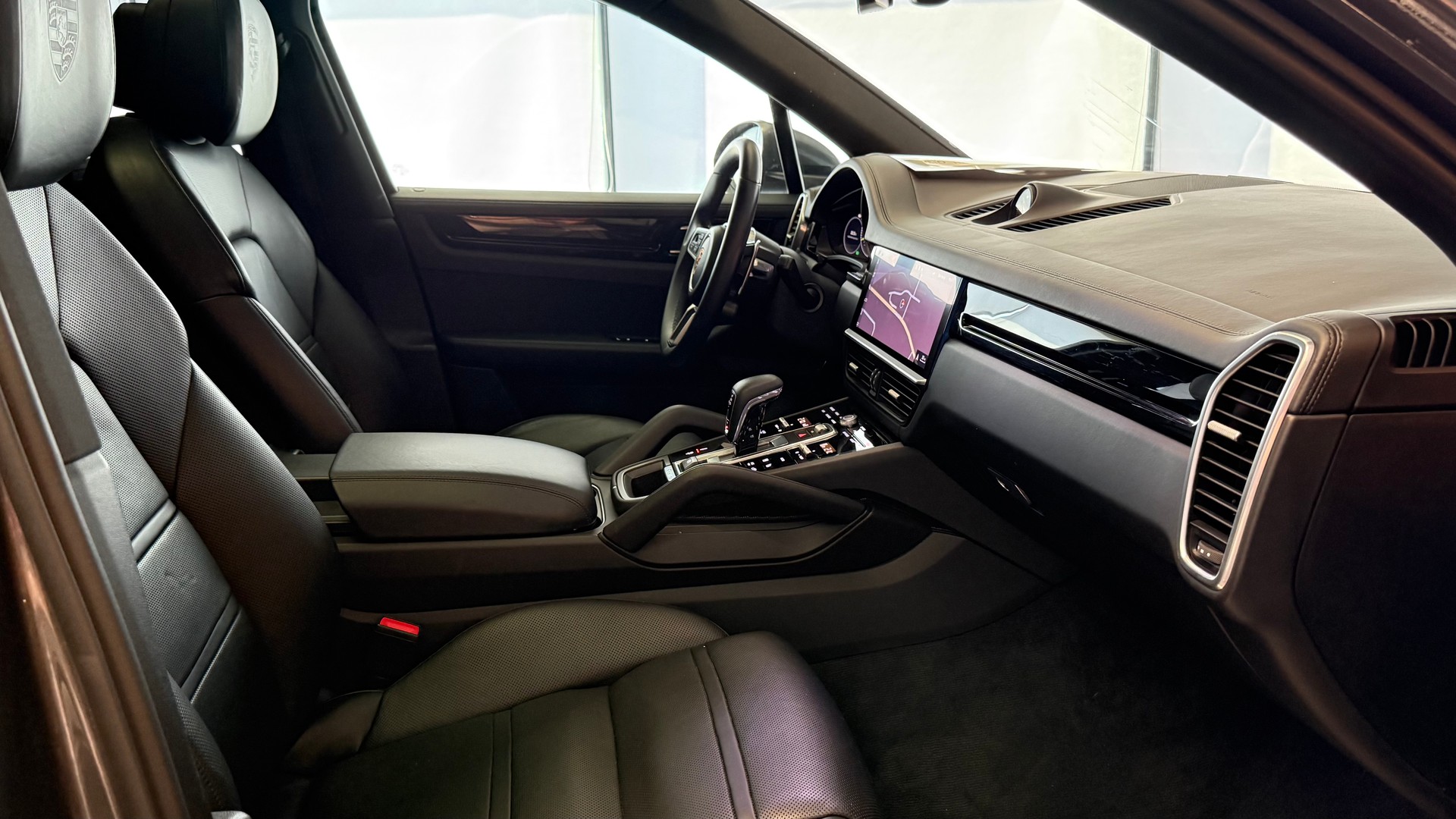 PORSCHE Cayenne 3.0 V6 E-Hybrid-image-26