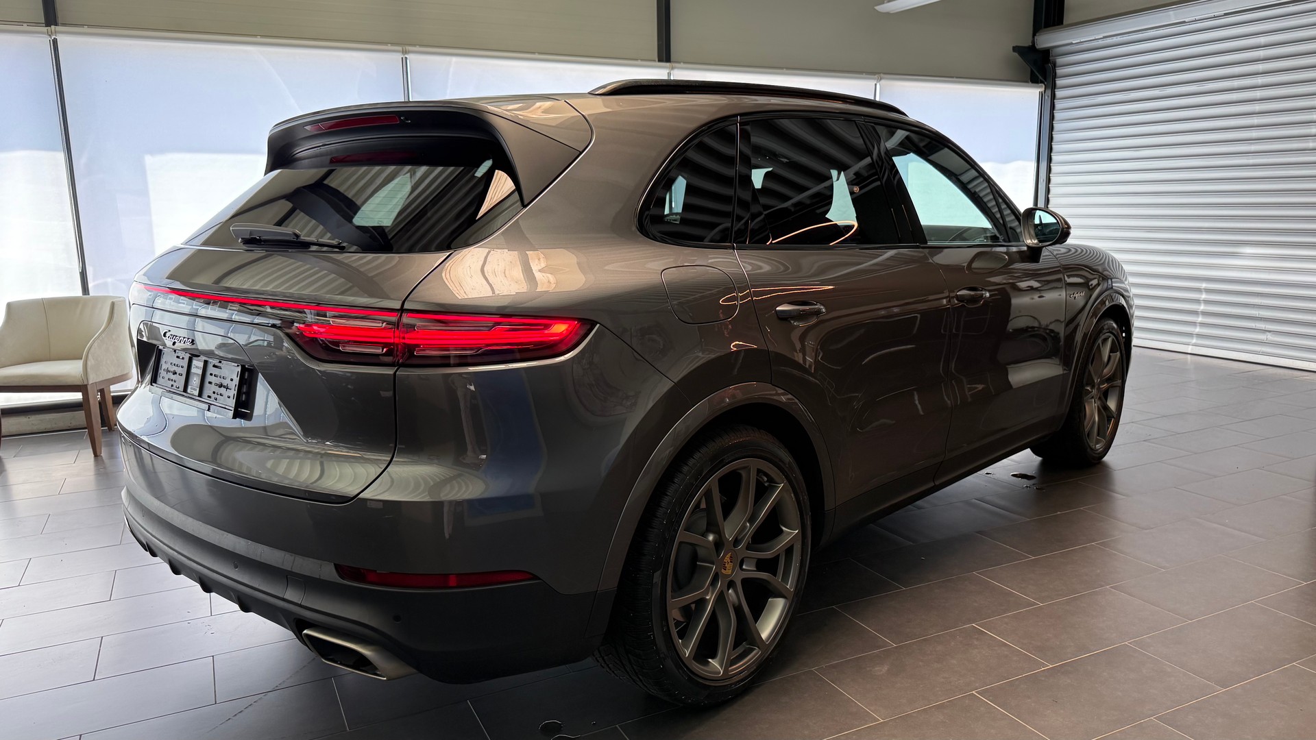 PORSCHE Cayenne 3.0 V6 E-Hybrid-image-23