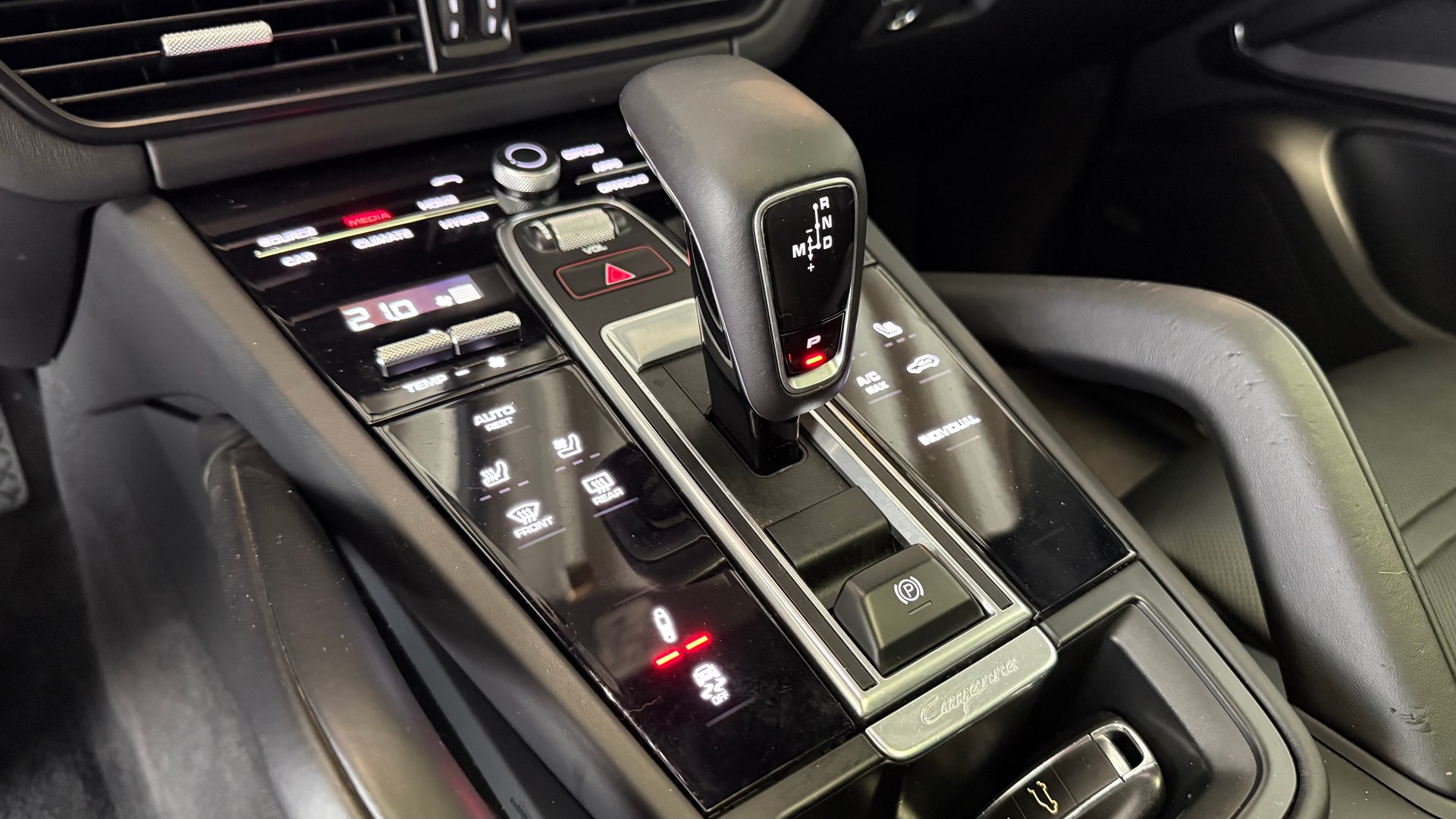 PORSCHE Cayenne 3.0 V6 E-Hybrid-image-15