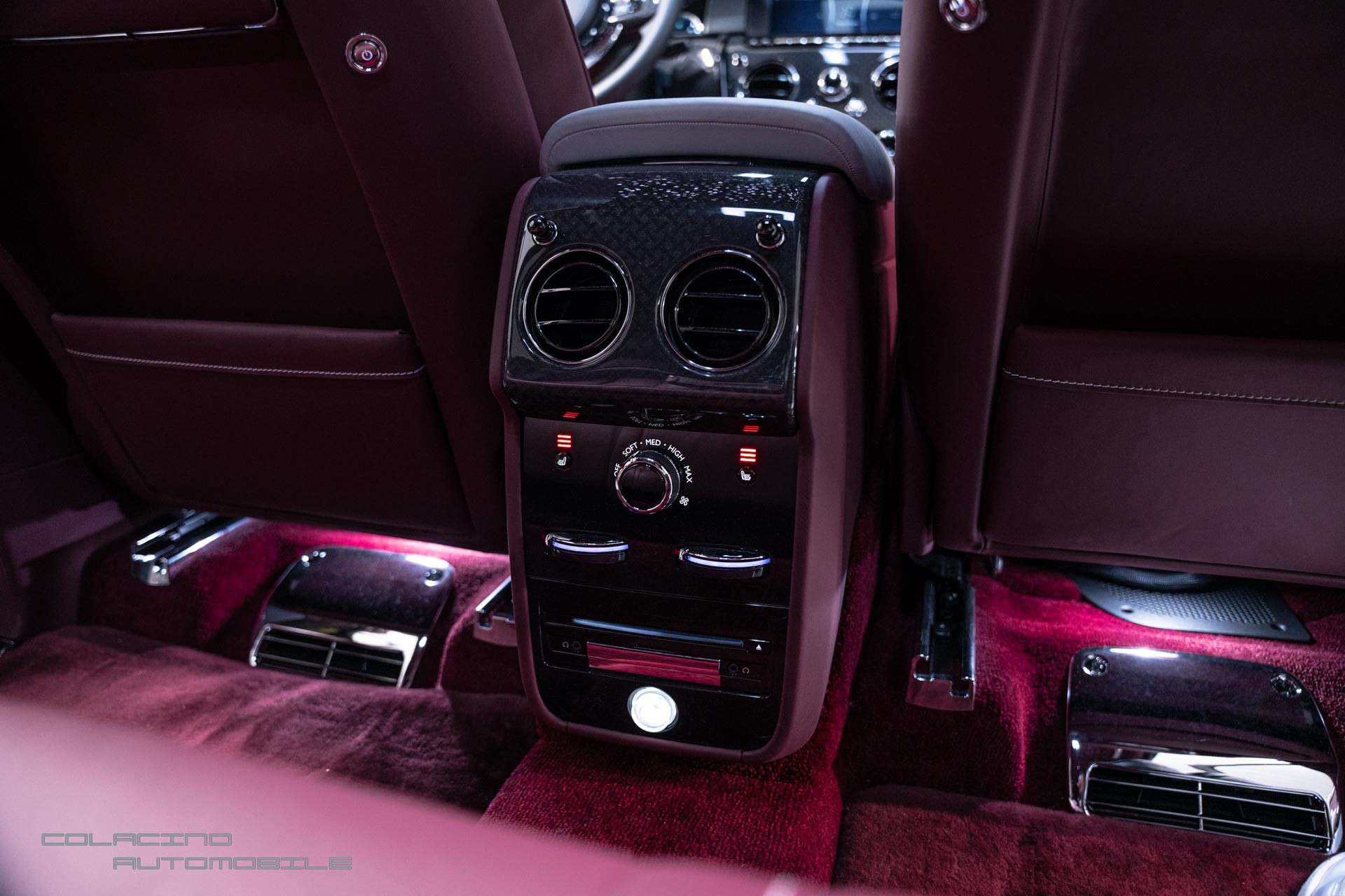ROLLS-ROYCE Cullinan 6.7 V12 Black Badge-image-14