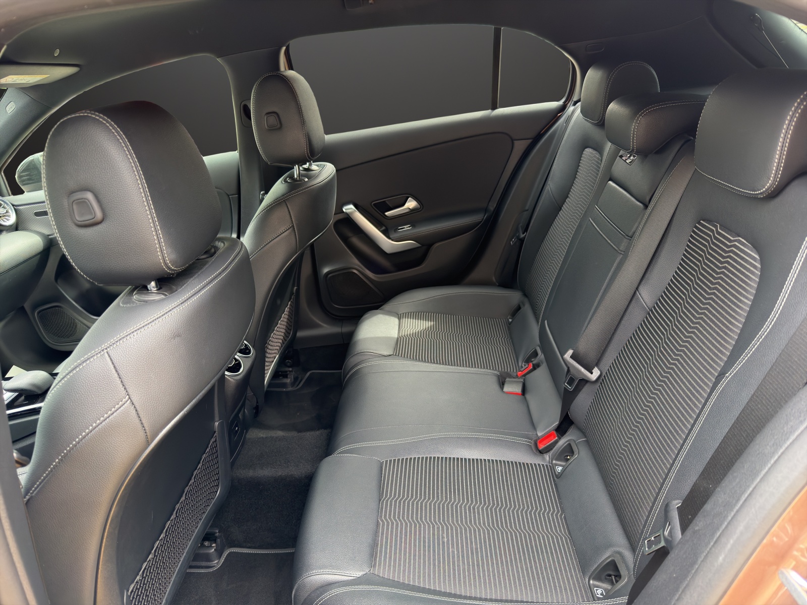 MERCEDES-BENZ A 180 Night Star 7G-DCT-image-11