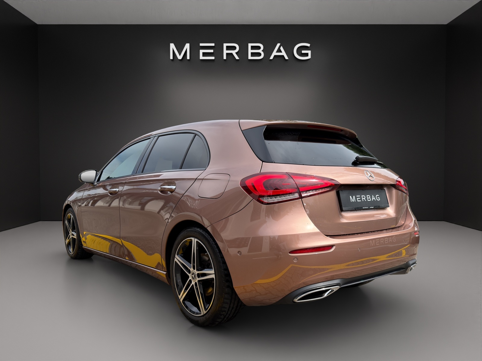 MERCEDES-BENZ A 180 Night Star 7G-DCT-image-4