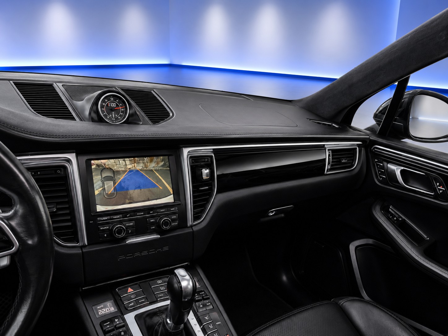 PORSCHE Macan Turbo PDK-image-13