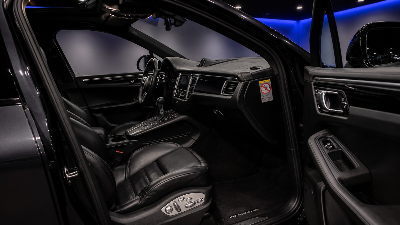 PORSCHE Macan Turbo PDK-image-11