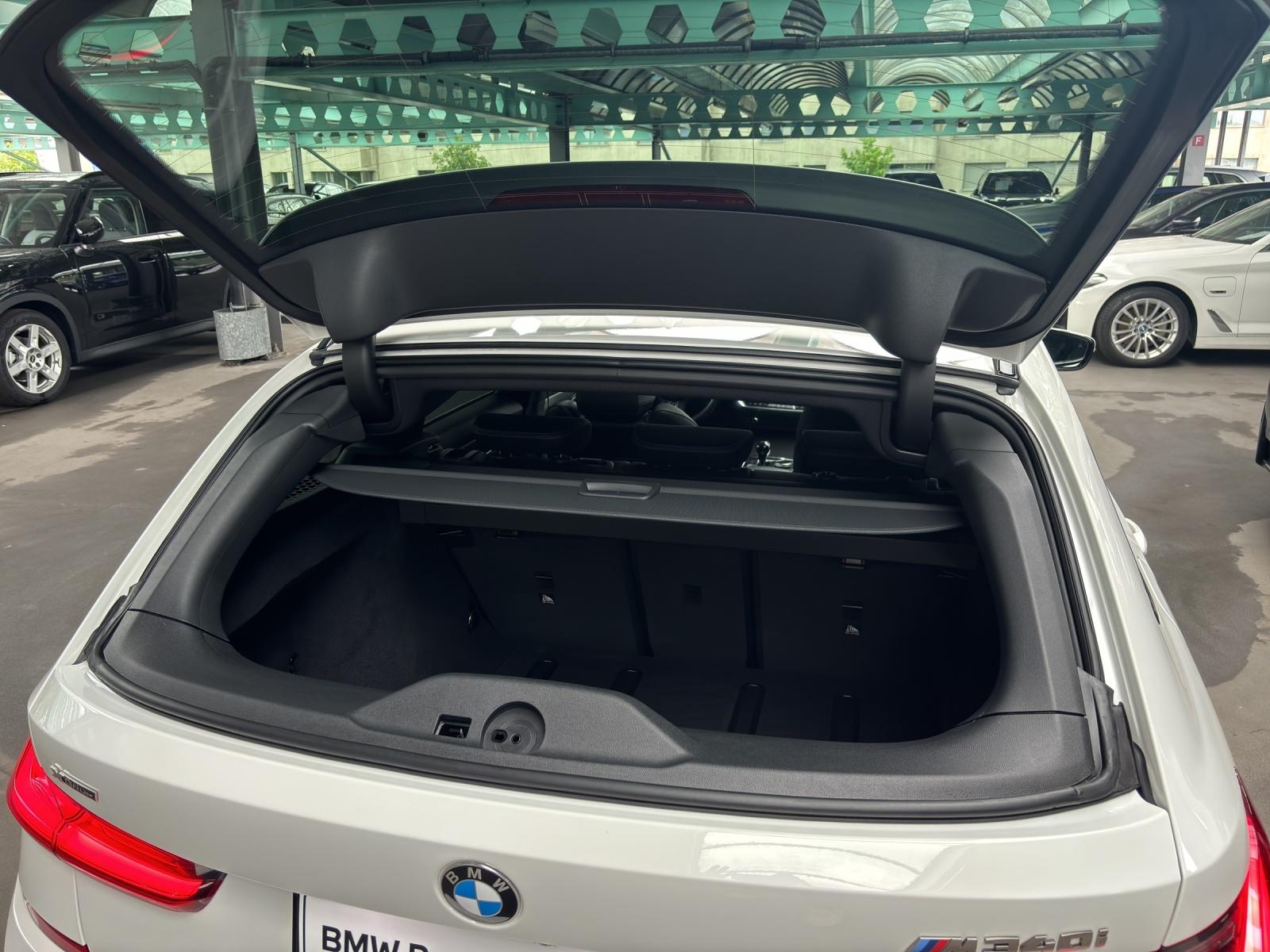 BMW M340i xDrive Touring-image-23