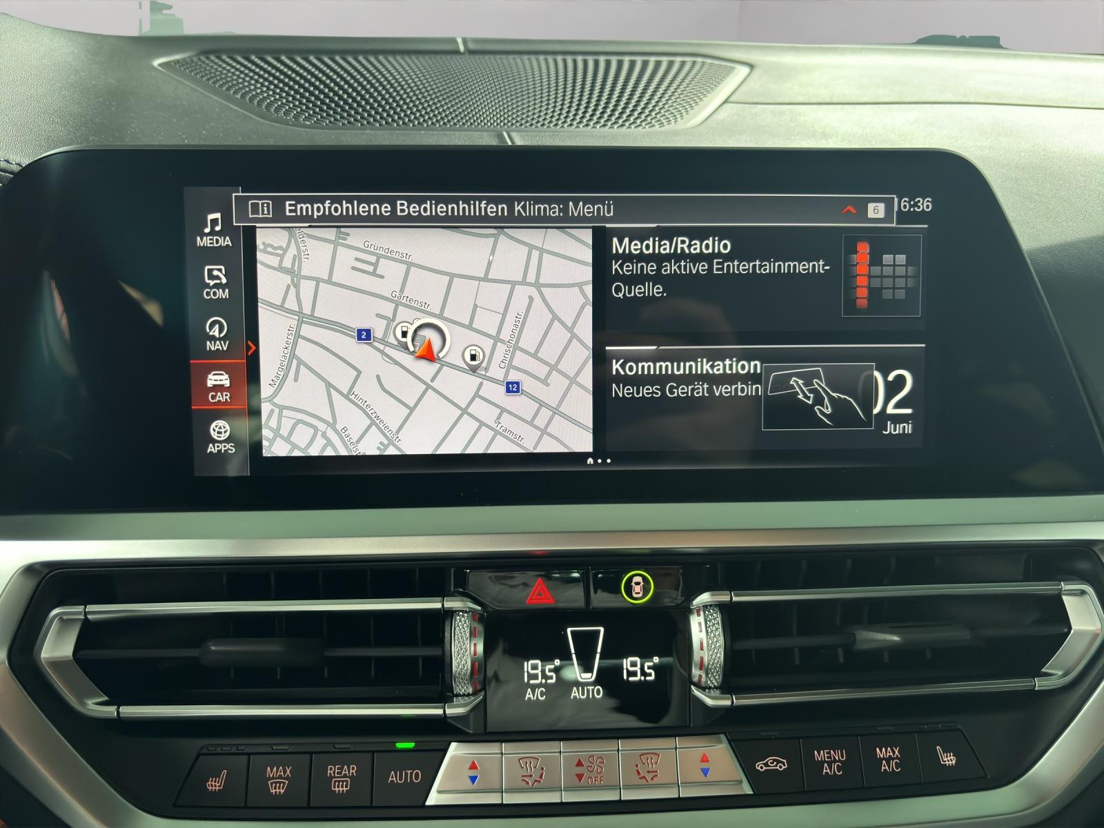 BMW M340i xDrive Touring-image-9