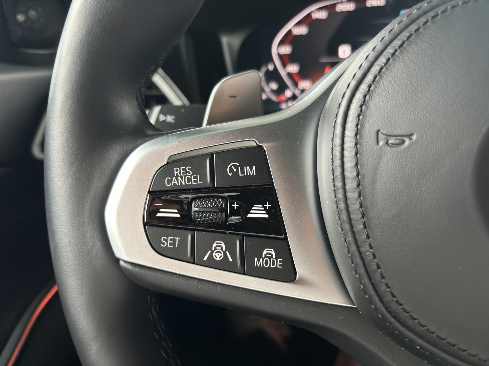 BMW M340i xDrive Touring-image-16
