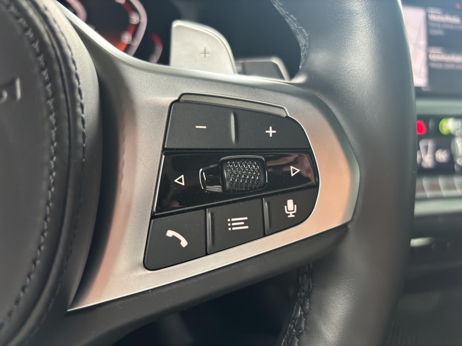 BMW M340i xDrive Touring-image-14