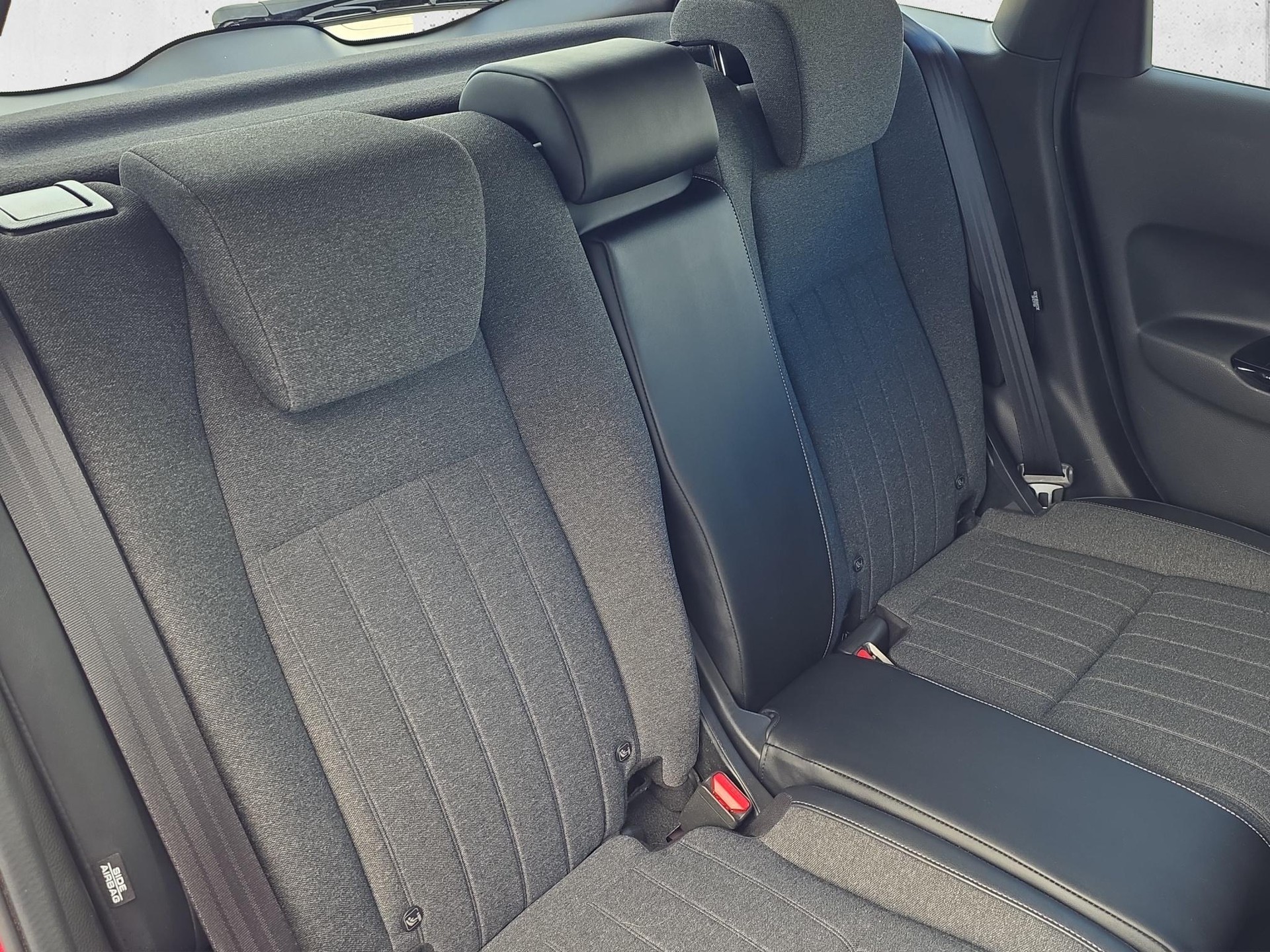 HONDA Jazz 1.5 i-MMD Executive-image-17