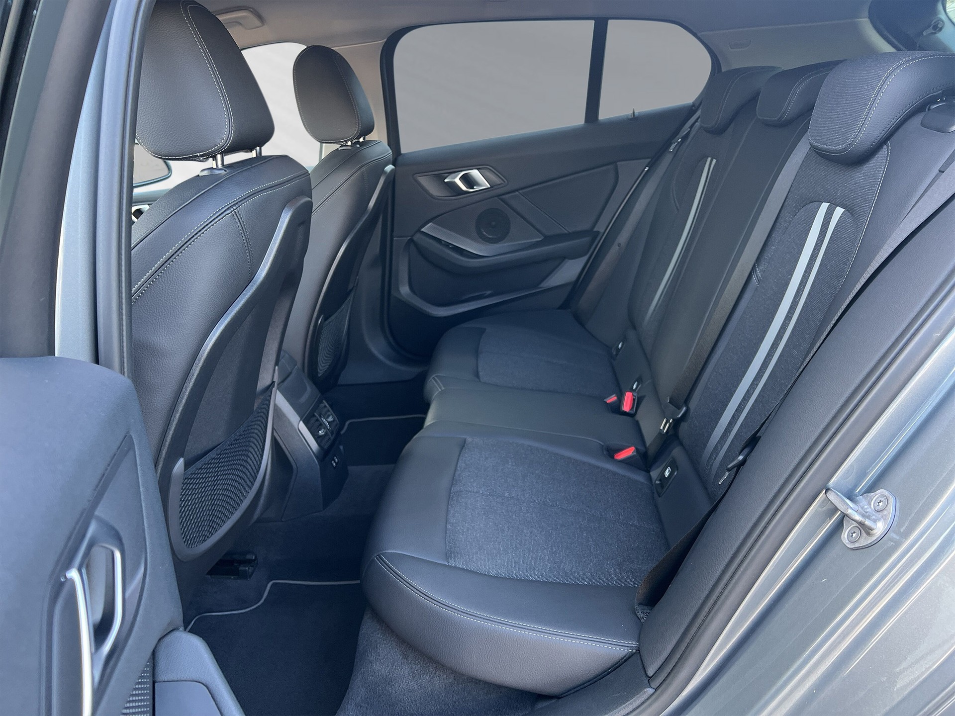 BMW 120d xDrive Steptronic Sport Line-image-6