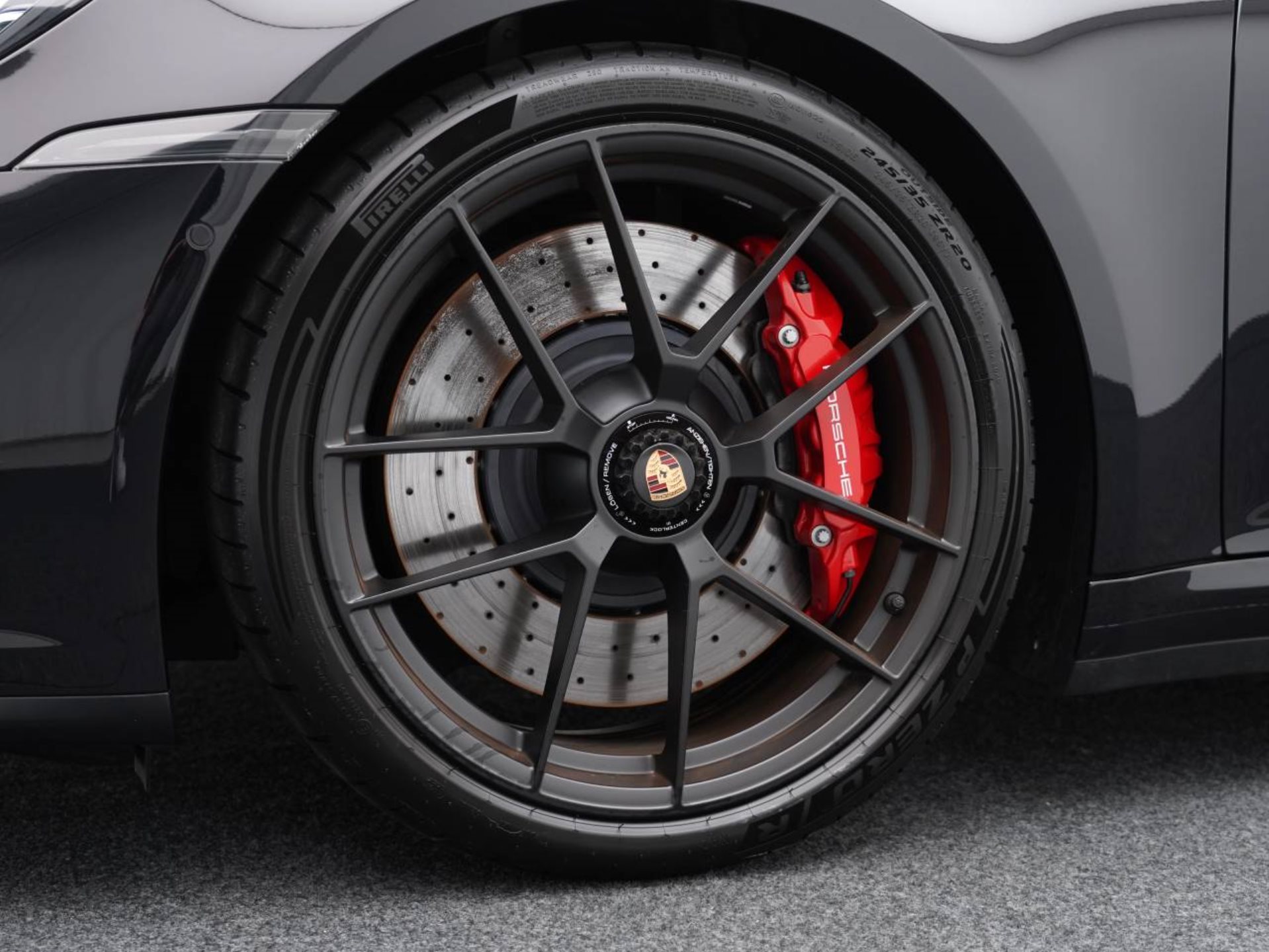 PORSCHE 911 Carrera GTS-image-10