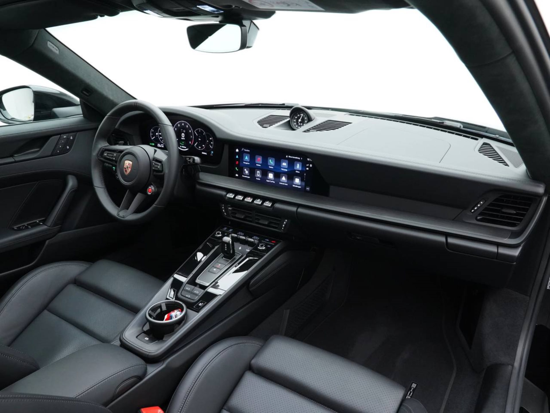 PORSCHE 911 Carrera GTS-image-23