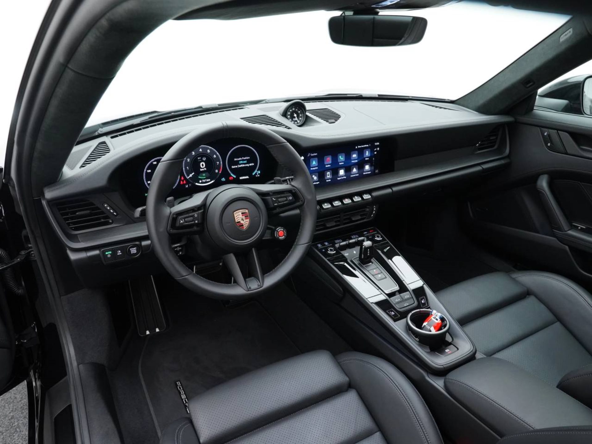 PORSCHE 911 Carrera GTS-image-14