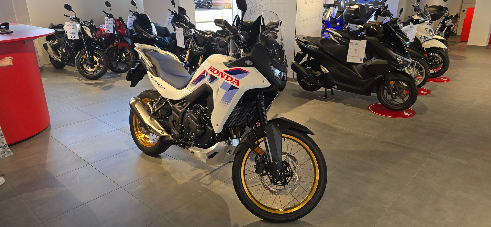 HONDA XL 750 Transalp E-Clutch-image-1