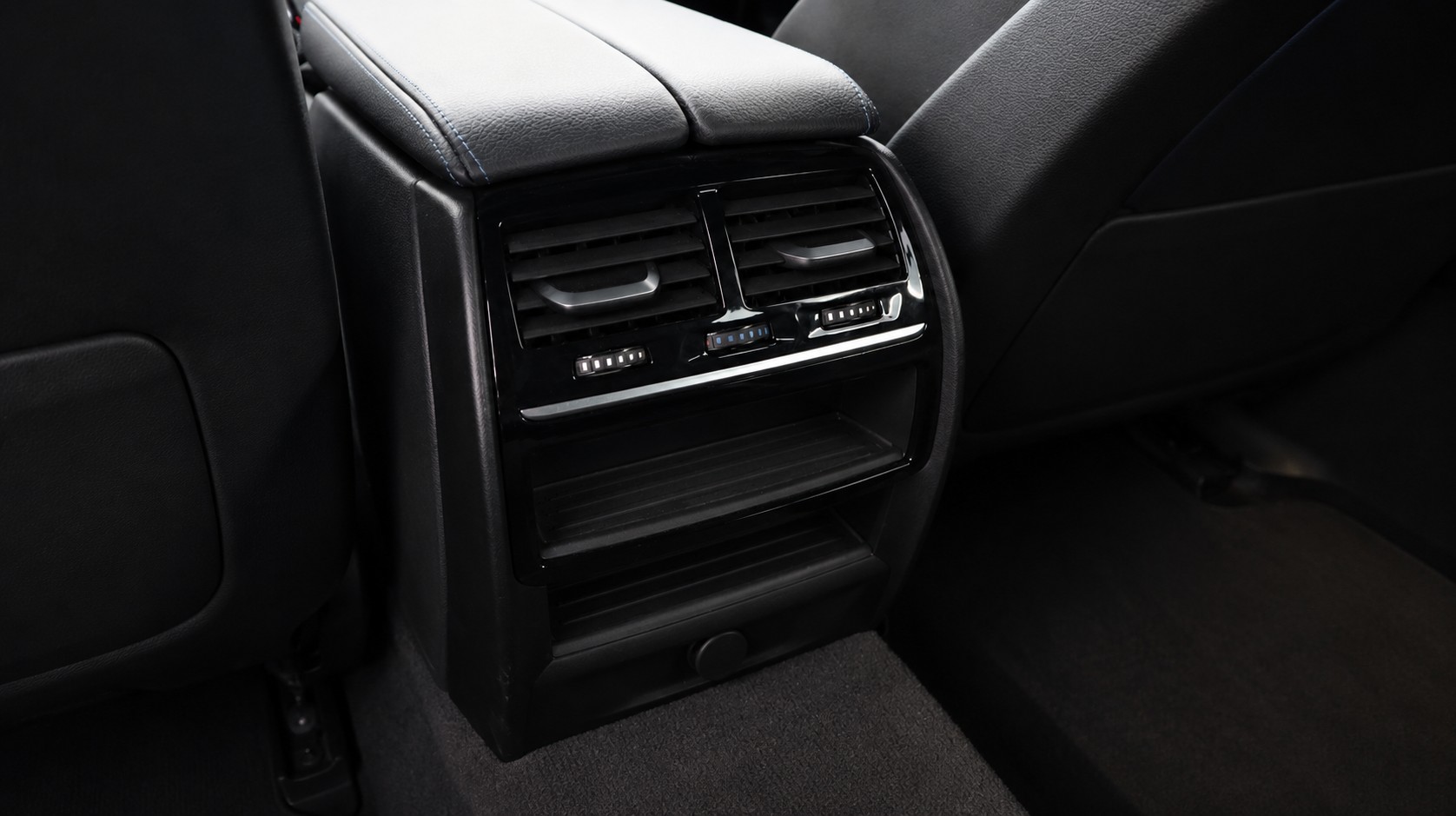 BMW 540i xDrive Touring Steptronic-image-19