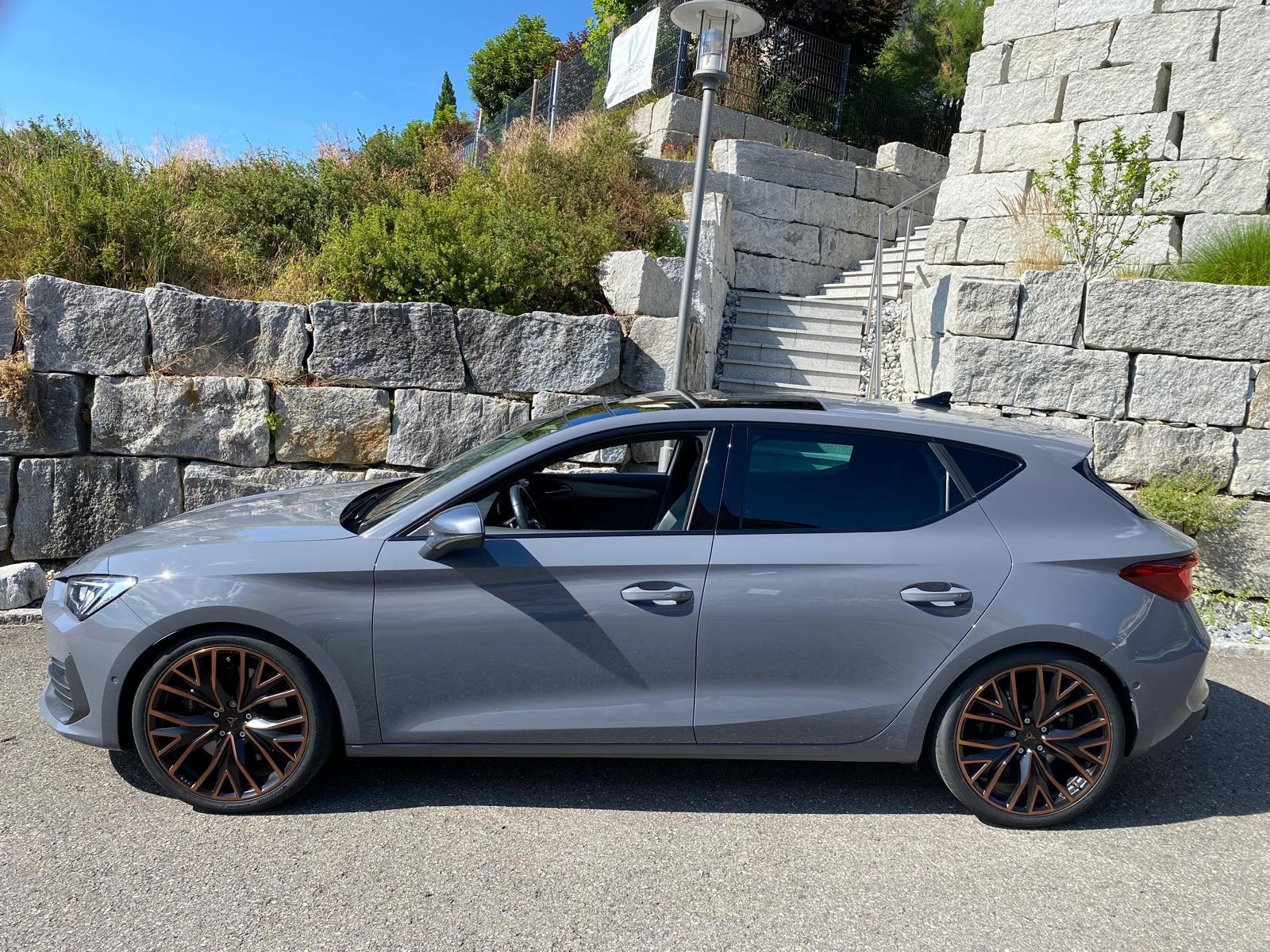 CUPRA LEON VZ 2.0 TSI DSG-image-1