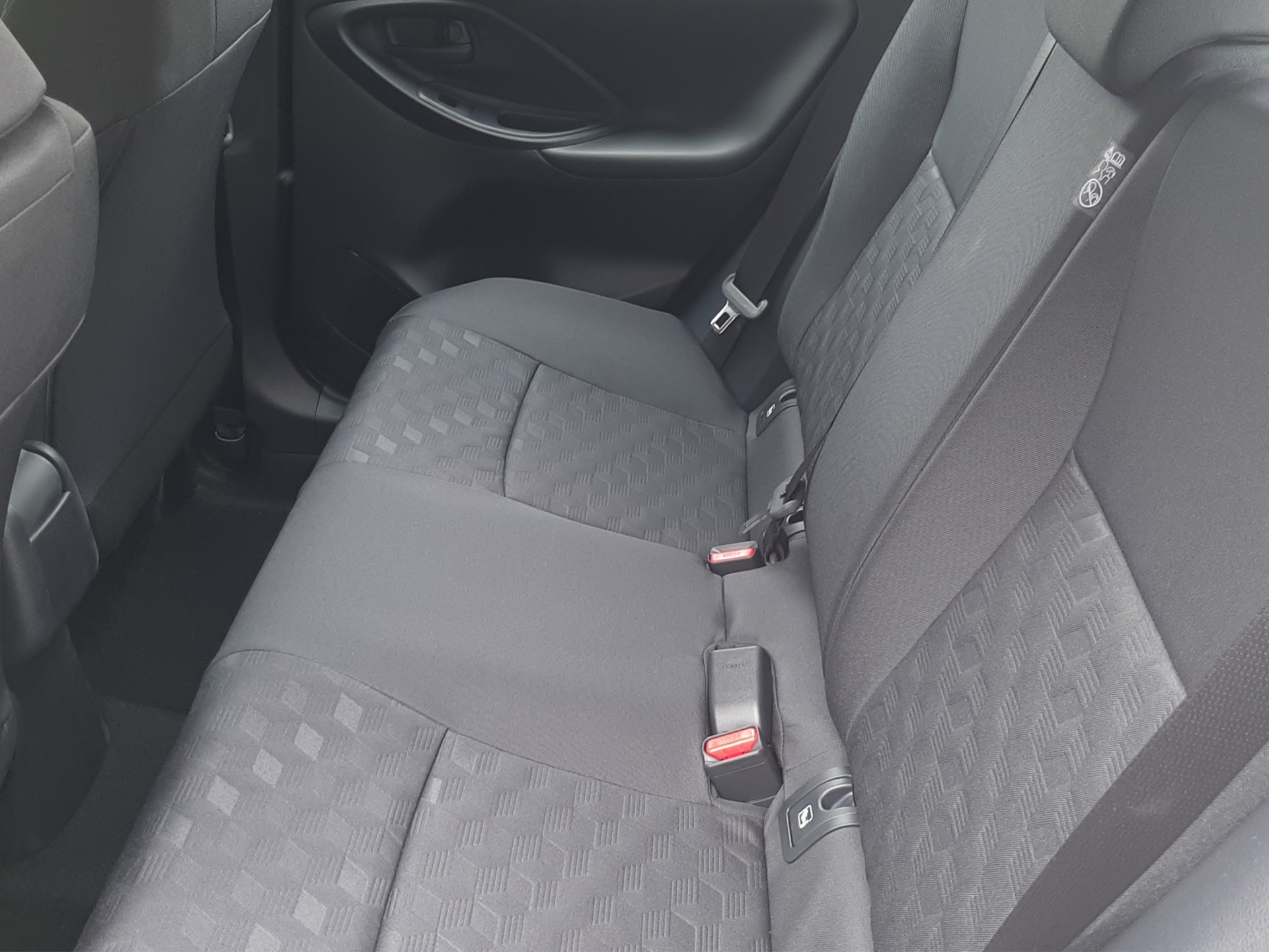 TOYOTA Yaris 1.5 VVT-i HSD Comfort-image-12