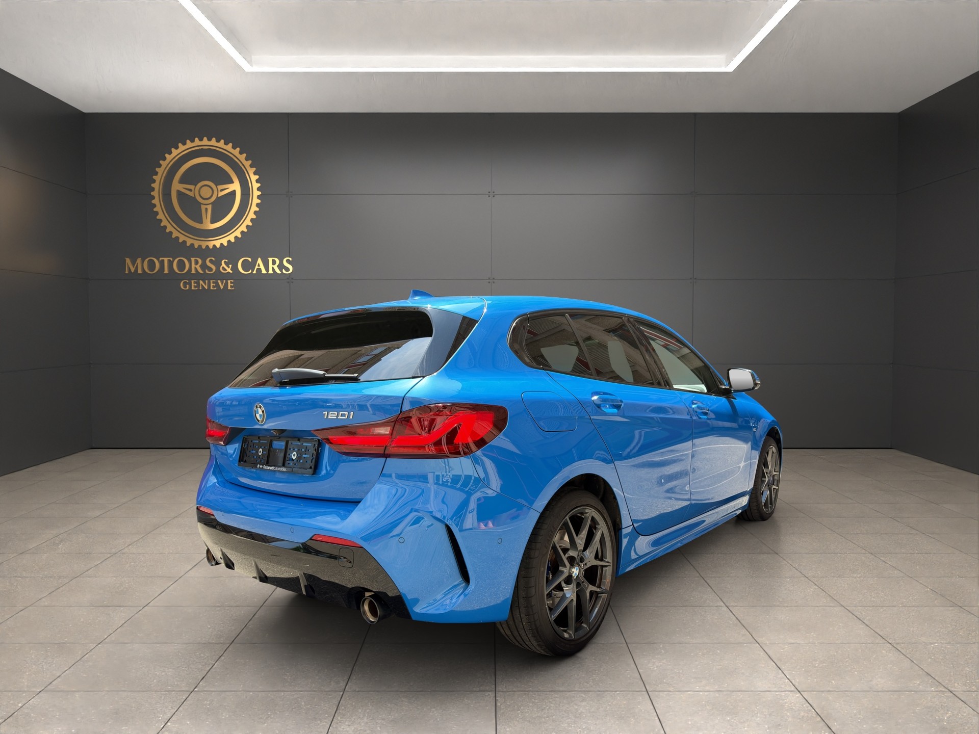 BMW 120i M Sport Steptronic-image-6