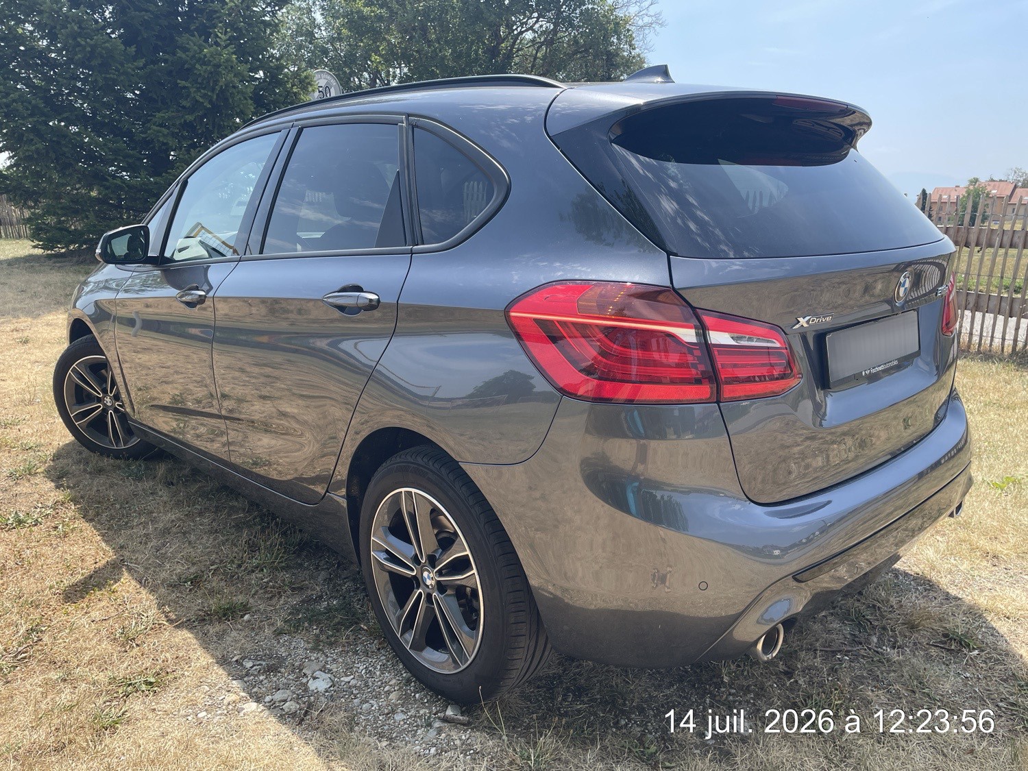 BMW 218d xDrive-image-3