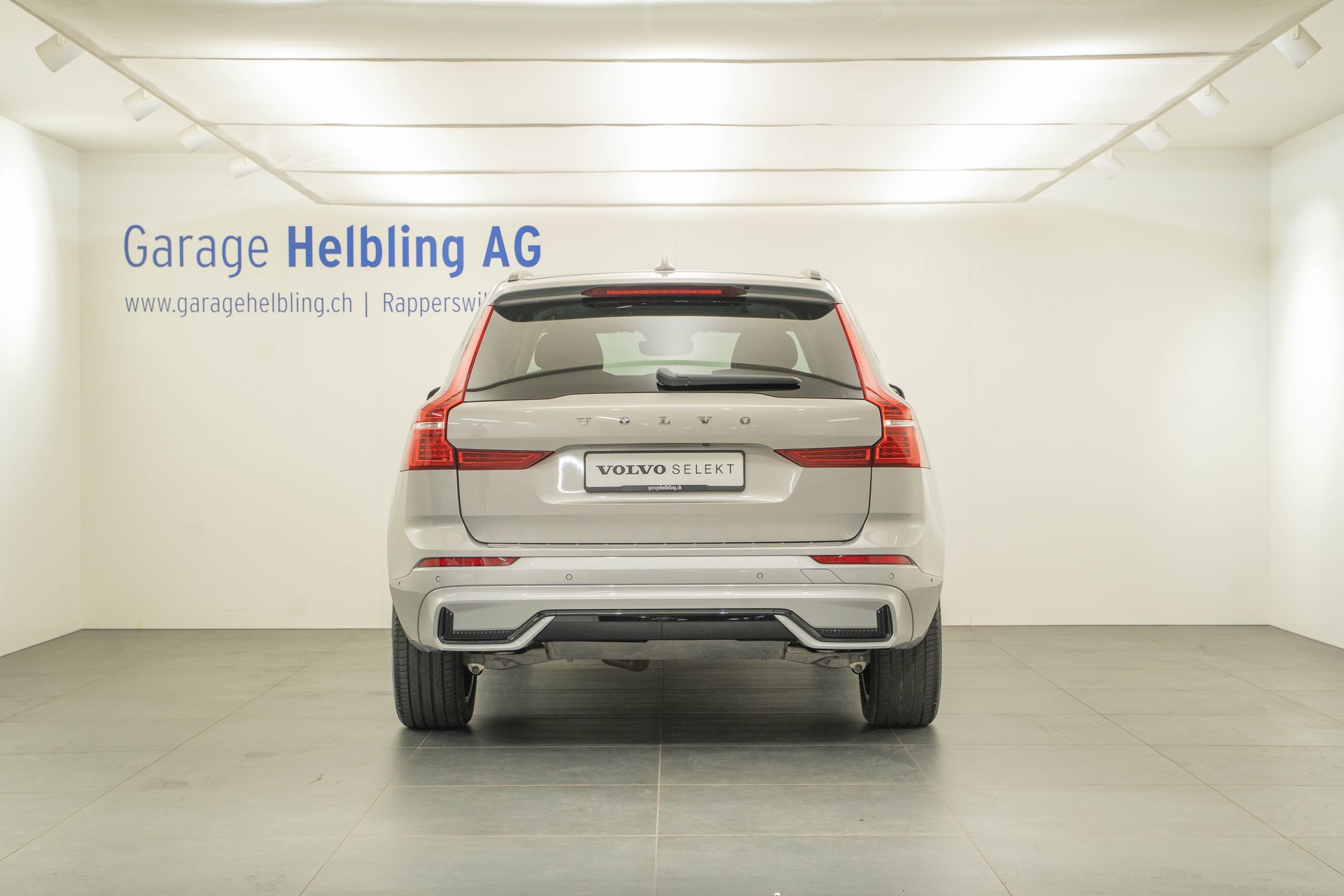 VOLVO XC60 2.0 T8 TE Ultimate Dark eAWD-showroom-element-3
