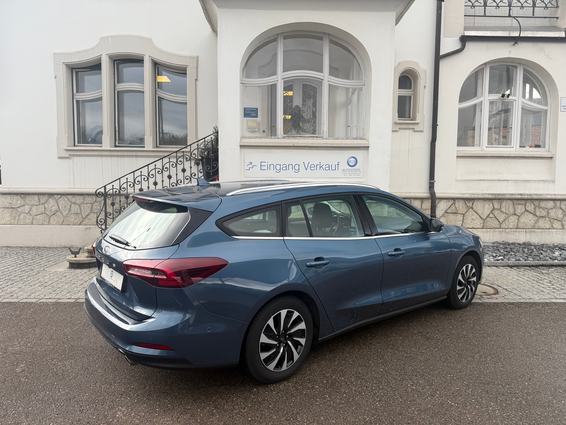 FORD Focus Station Wagon 1.0i EcoB Hybrid 155 Titanium-showroom-element-3