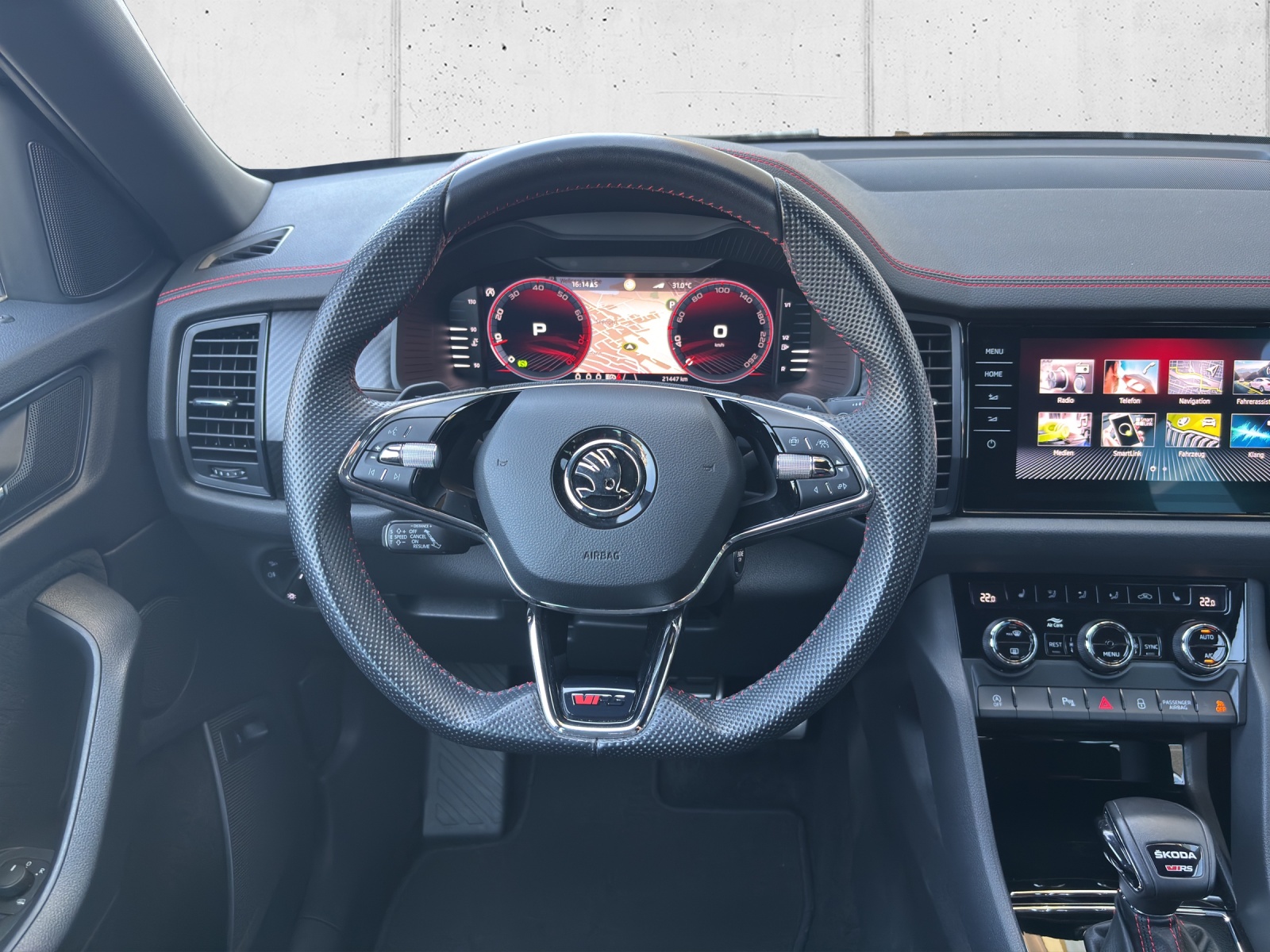 SKODA Kodiaq 2.0 TSI 4x4 RS DSG mit AHK & elektr. Vordersitze mit Memory-image-12