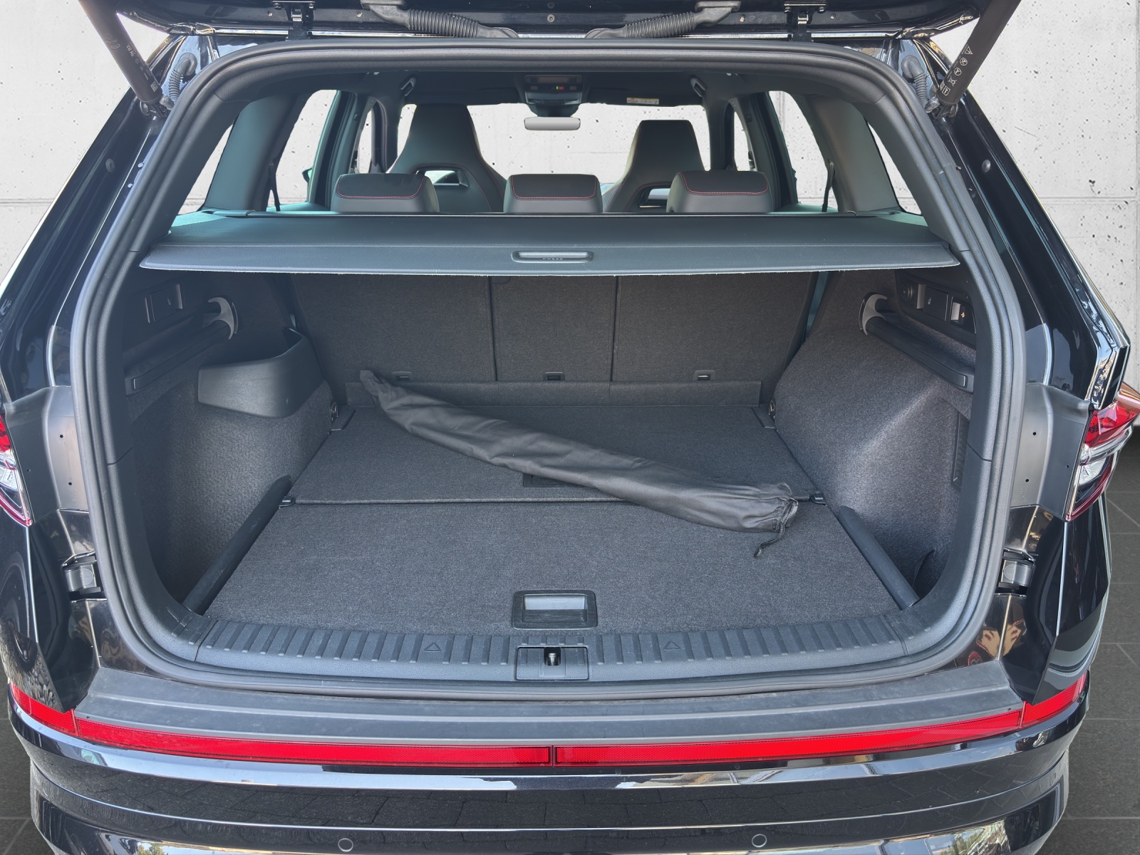 SKODA Kodiaq 2.0 TSI 4x4 RS DSG mit AHK & elektr. Vordersitze mit Memory-image-7