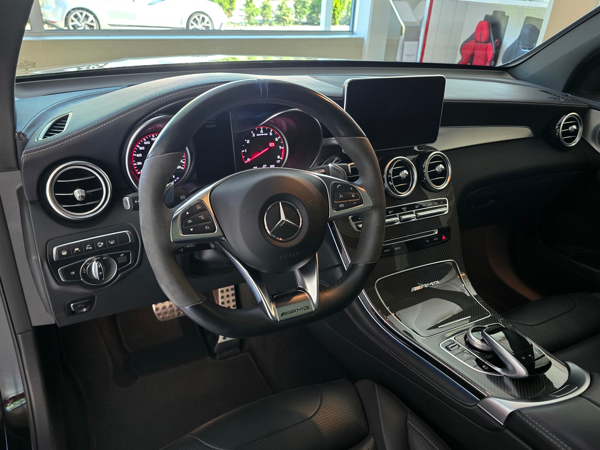 MERCEDES-BENZ GLC 63 S AMG 4Matic+ 9G-Tronic-image-9