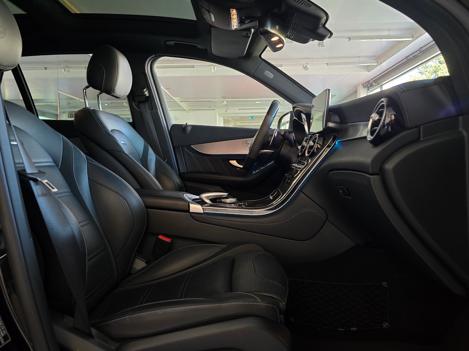 MERCEDES-BENZ GLC 63 S AMG 4Matic+ 9G-Tronic-image-10